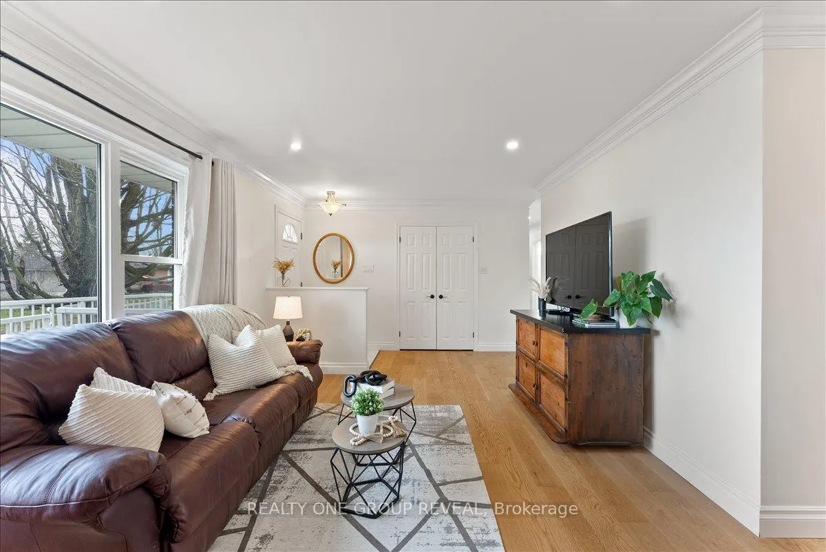 Photo 10 of 376 Bellevue Street, Peterborough, Northcrest Ward 5 — HOMEH