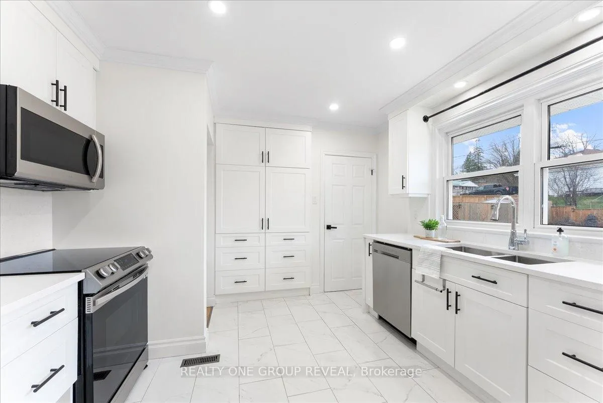 Photo 16 of 376 Bellevue Street, Peterborough, Northcrest Ward 5 — HOMEH