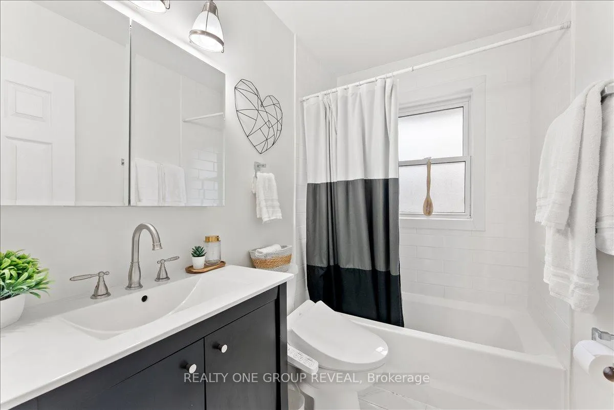 Photo 23 of 376 Bellevue Street, Peterborough, Northcrest Ward 5 — HOMEH