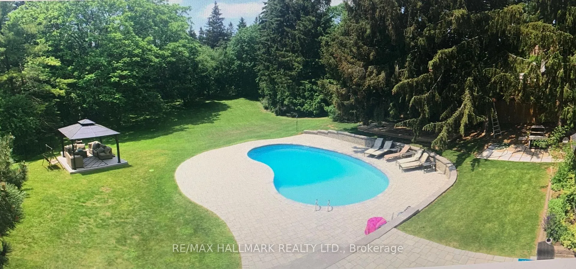 Photo 2 of 1382 Rougemount Drive, Pickering, Rougemount — HOMEH