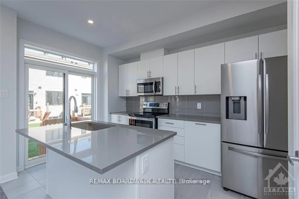 Photo 5 of 813 Dynasty Street, Ottawa, Avalon East — HOMEH