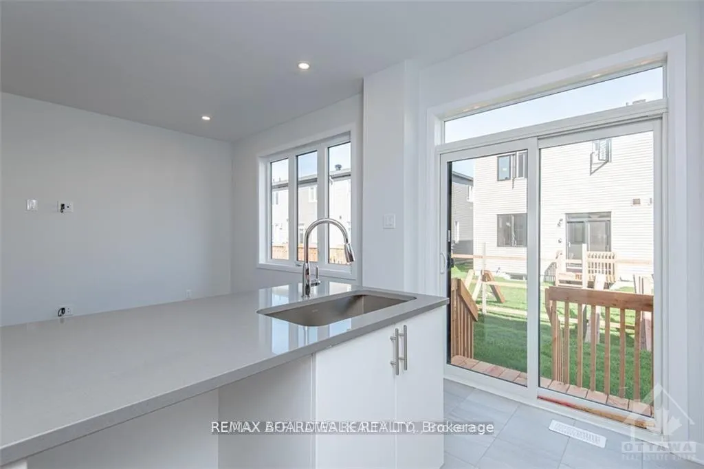 Photo 6 of 813 Dynasty Street, Ottawa, Avalon East — HOMEH