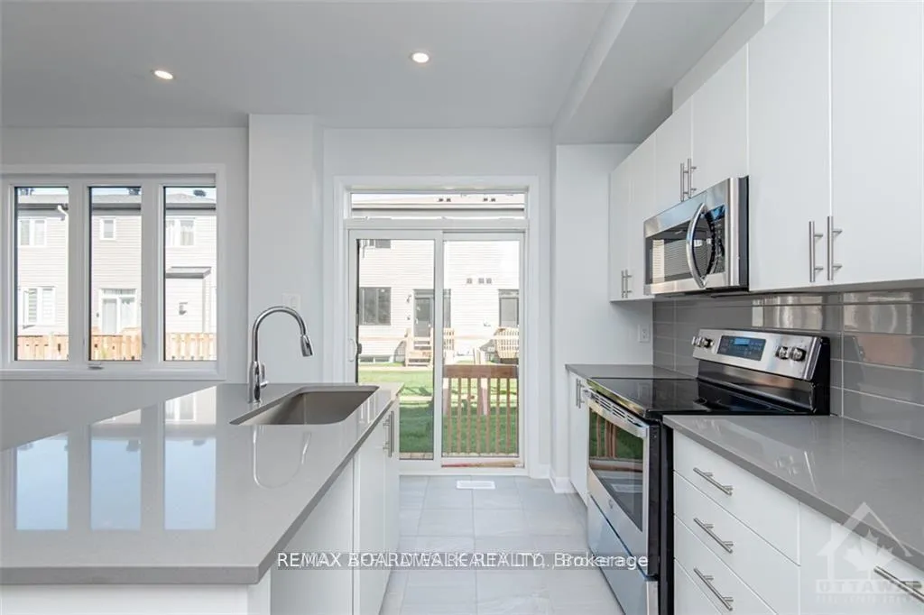 Photo 7 of 813 Dynasty Street, Ottawa, Avalon East — HOMEH