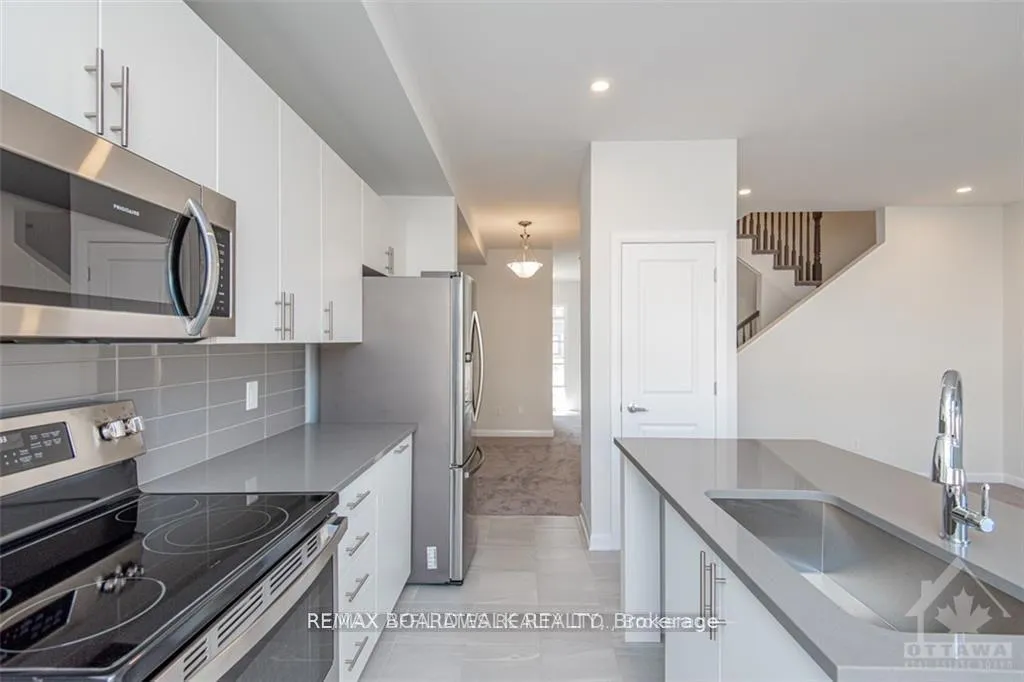 Photo 8 of 813 Dynasty Street, Ottawa, Avalon East — HOMEH