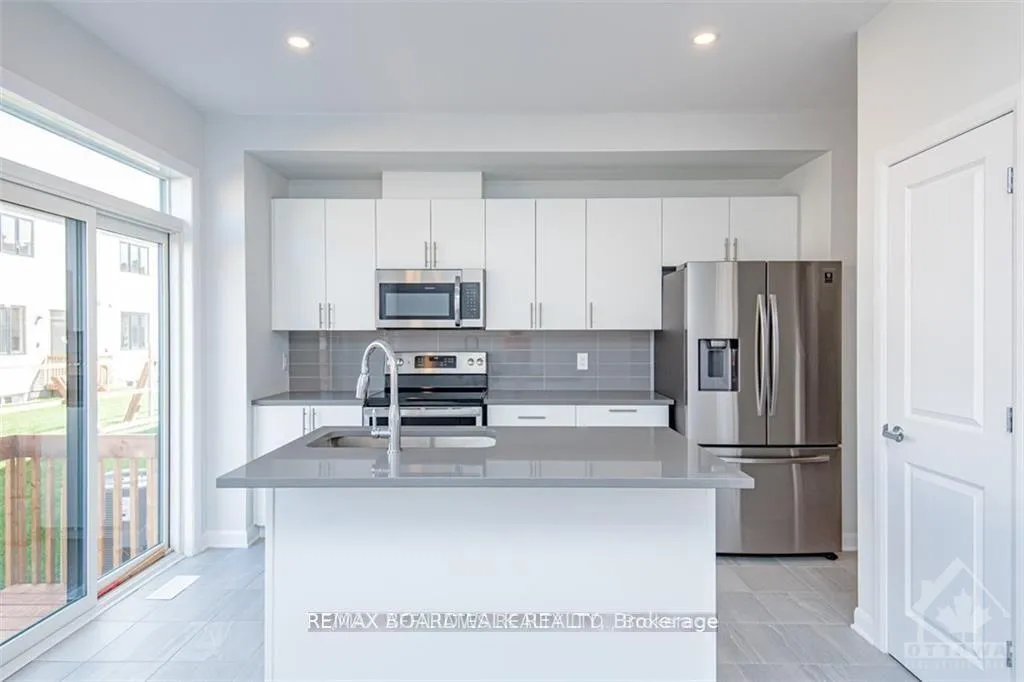 Photo 10 of 813 Dynasty Street, Ottawa, Avalon East — HOMEH