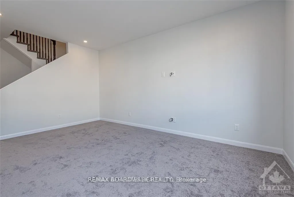 Photo 12 of 813 Dynasty Street, Ottawa, Avalon East — HOMEH
