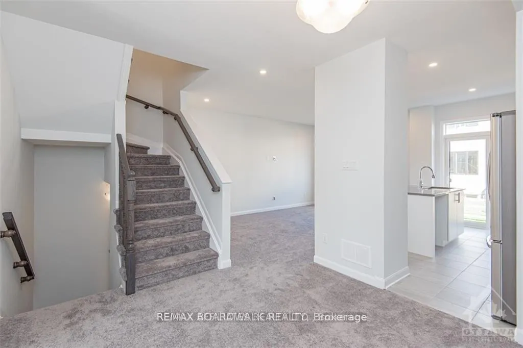 Photo 13 of 813 Dynasty Street, Ottawa, Avalon East — HOMEH