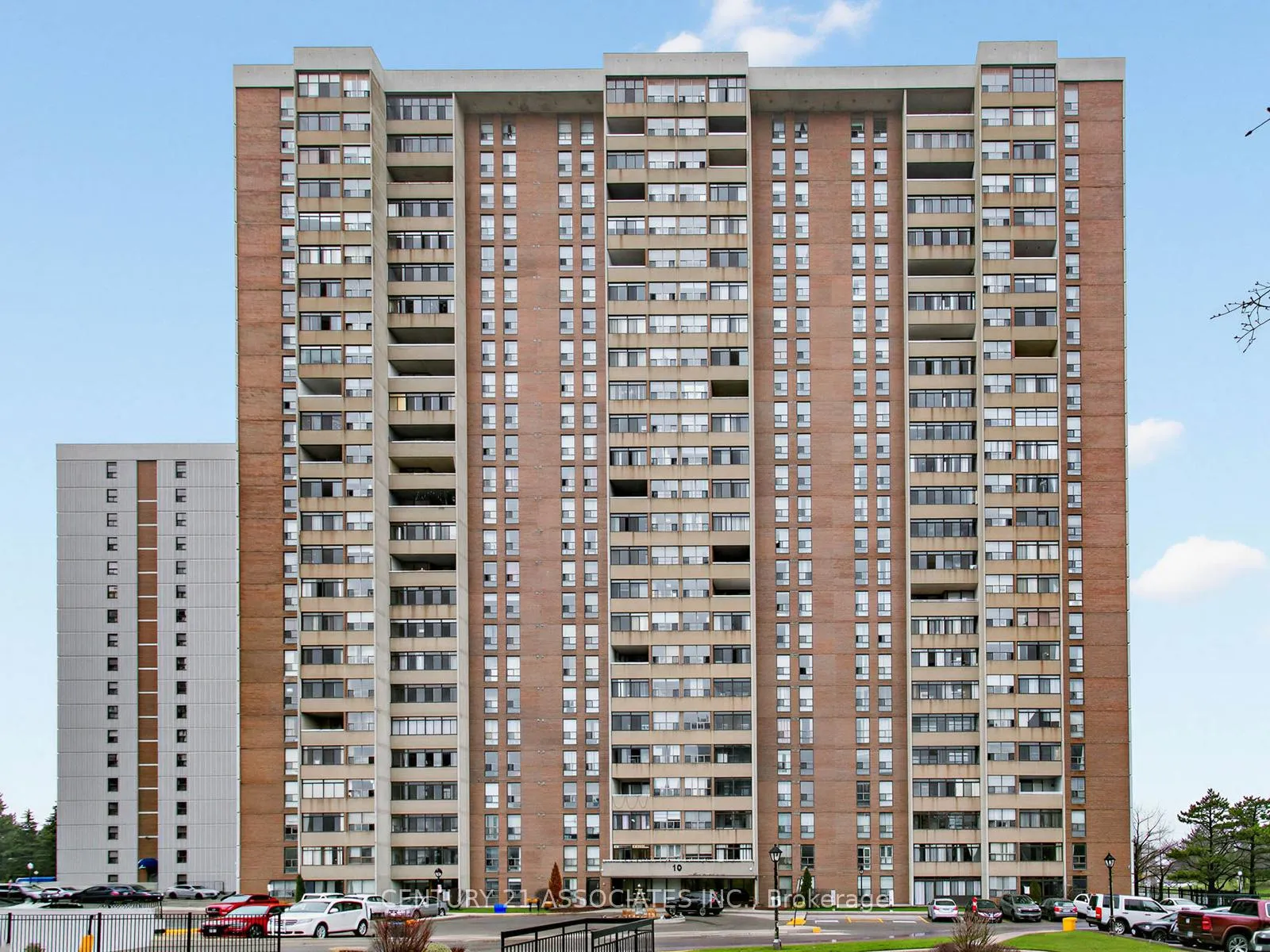 Front of Unit 1604, 18 Knightsbridge Road