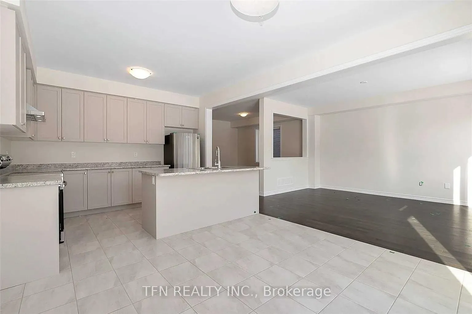 Photo 3 of 22 Charm Place N, Thorold, Rolling Meadows — HOMEH