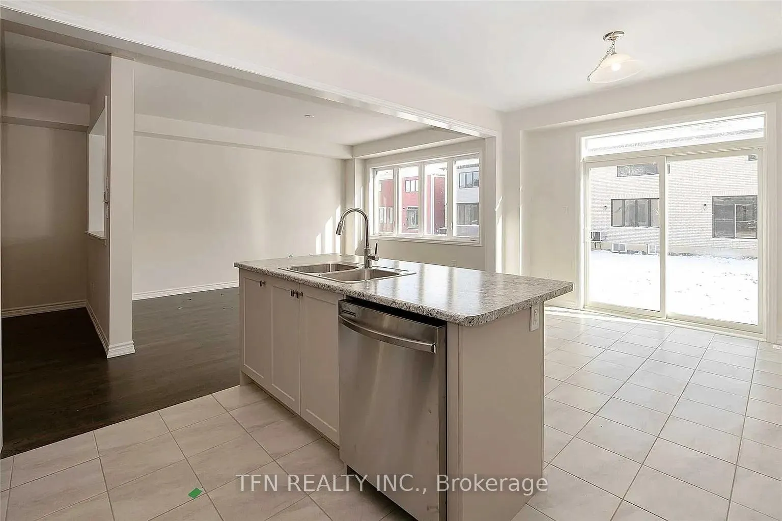 Photo 4 of 22 Charm Place N, Thorold, Rolling Meadows — HOMEH