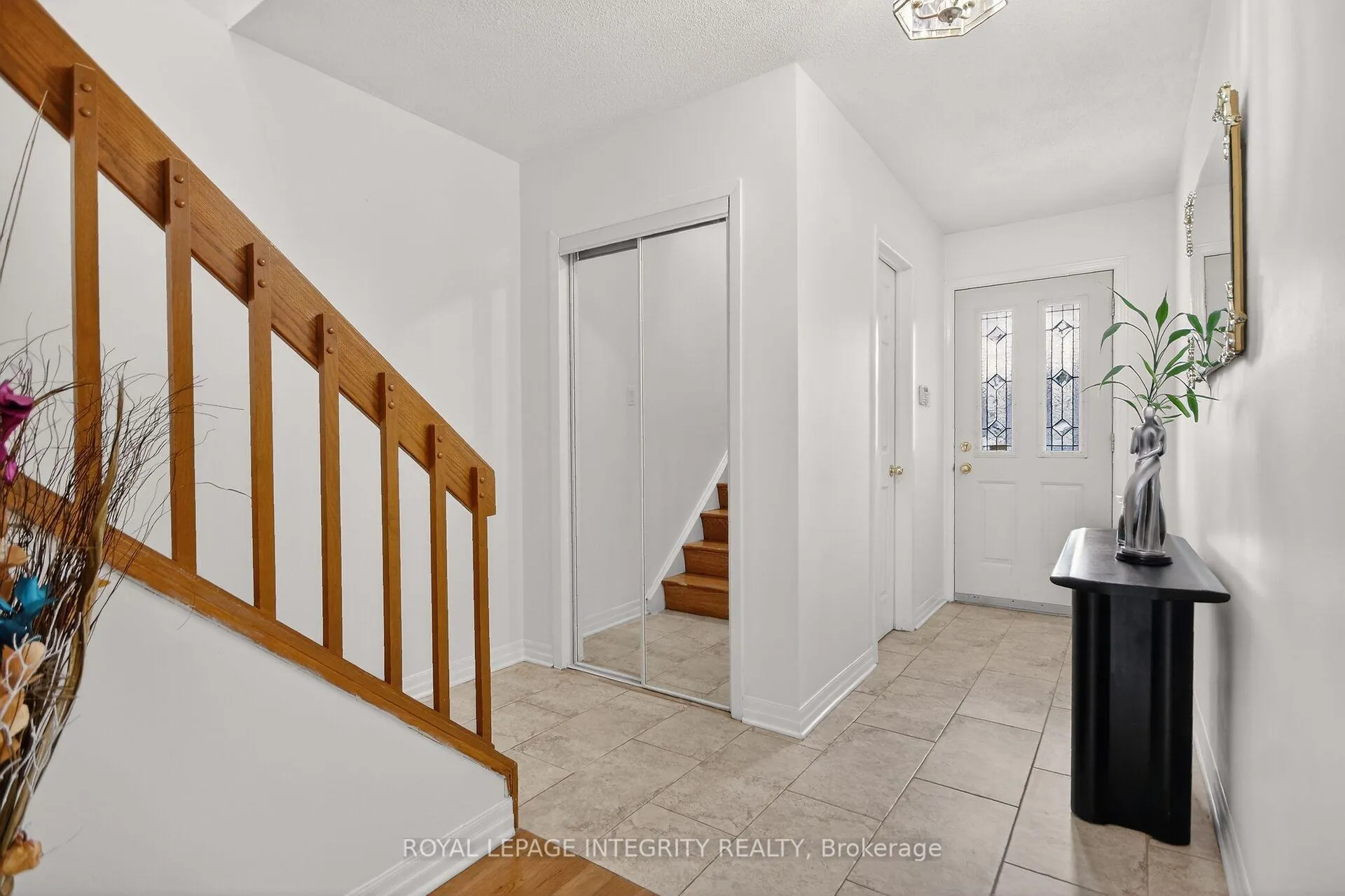 Photo 5 of Unit 13, 2415 Southvale Crescent, Ottawa, Sheffield Glen/Industrial Park — HOMEH