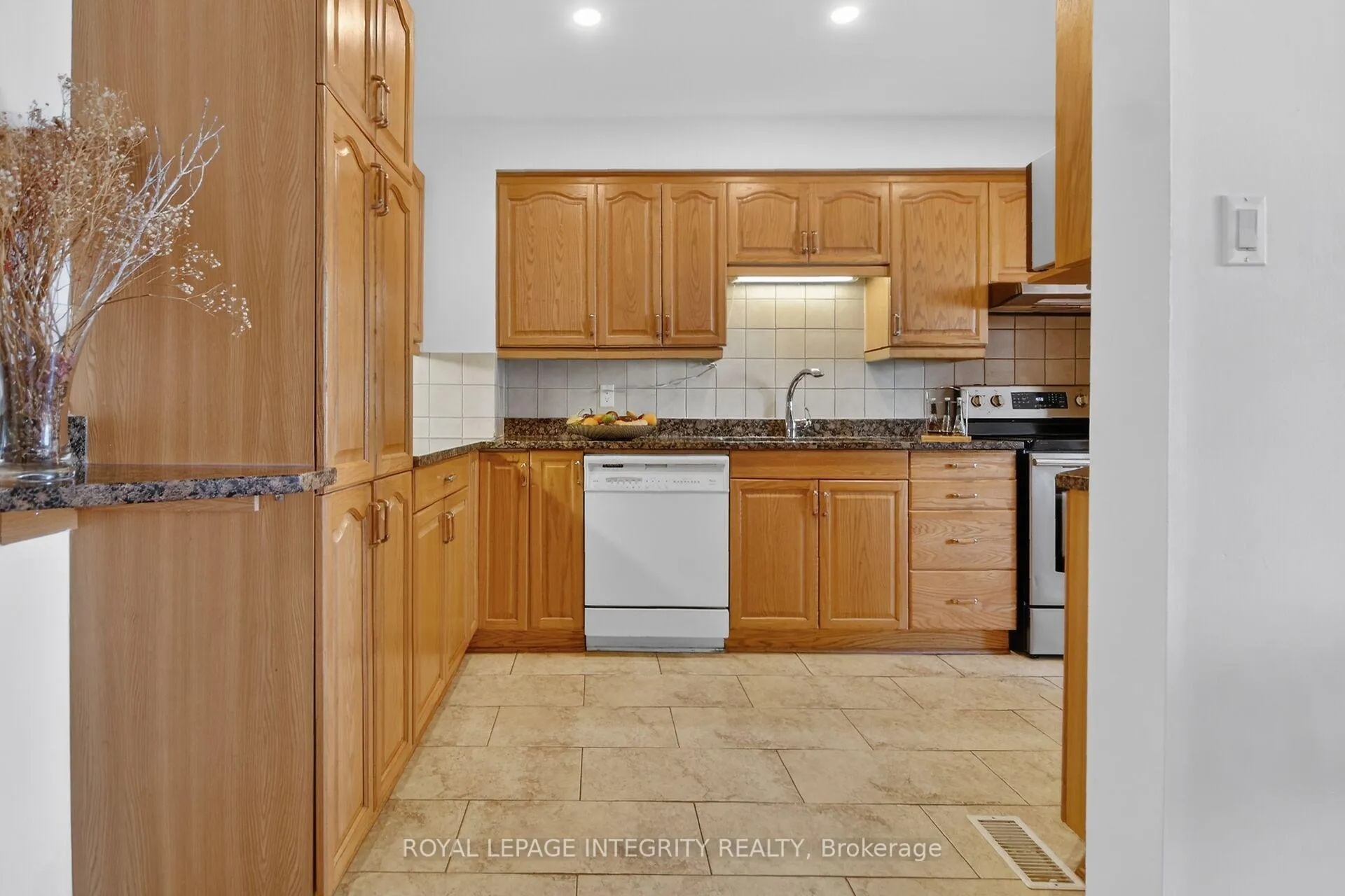 Photo 18 of Unit 13, 2415 Southvale Crescent, Ottawa, Sheffield Glen/Industrial Park — HOMEH