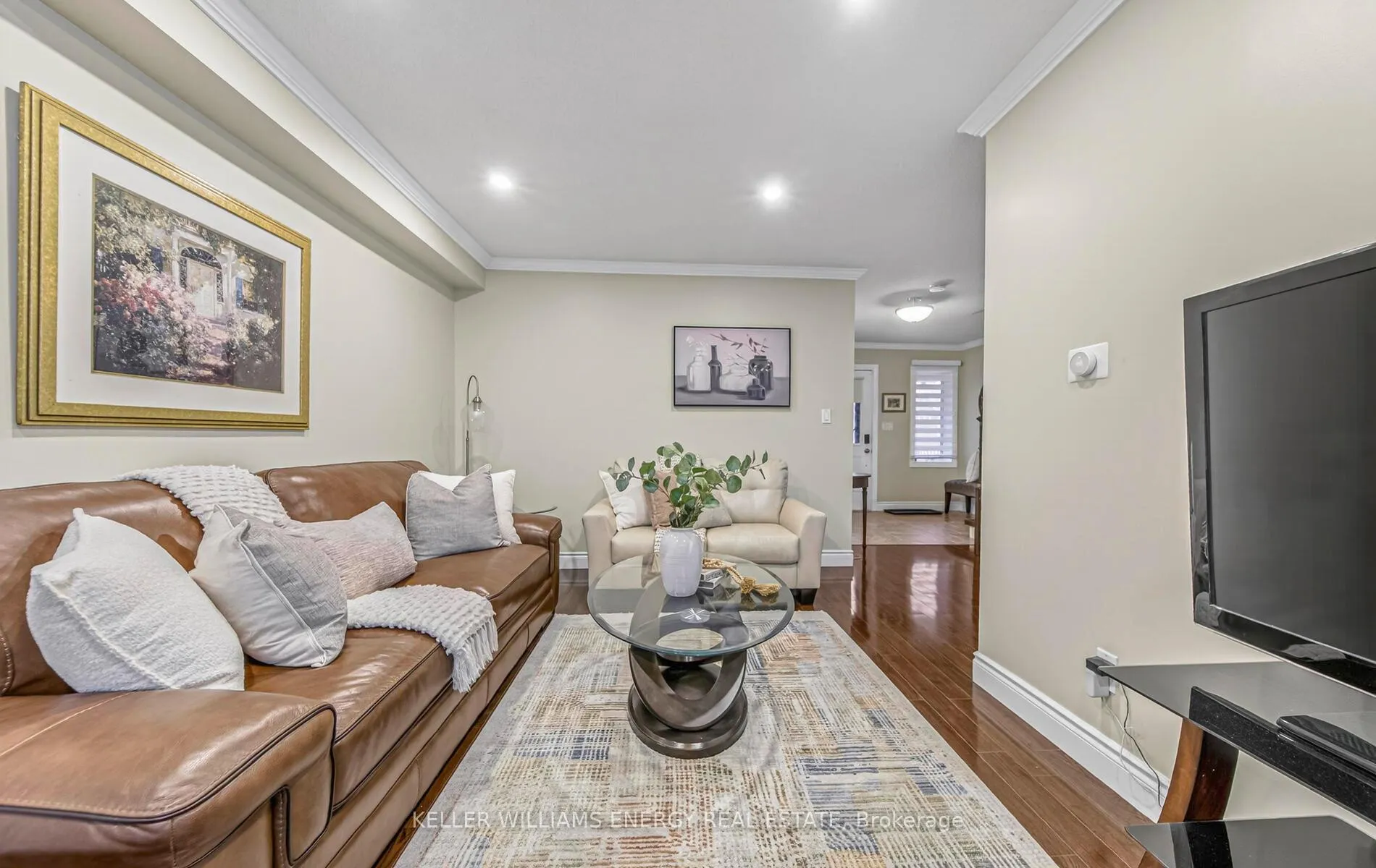 Photo 9 of 112 Champine Square, Clarington, Bowmanville — HOMEH