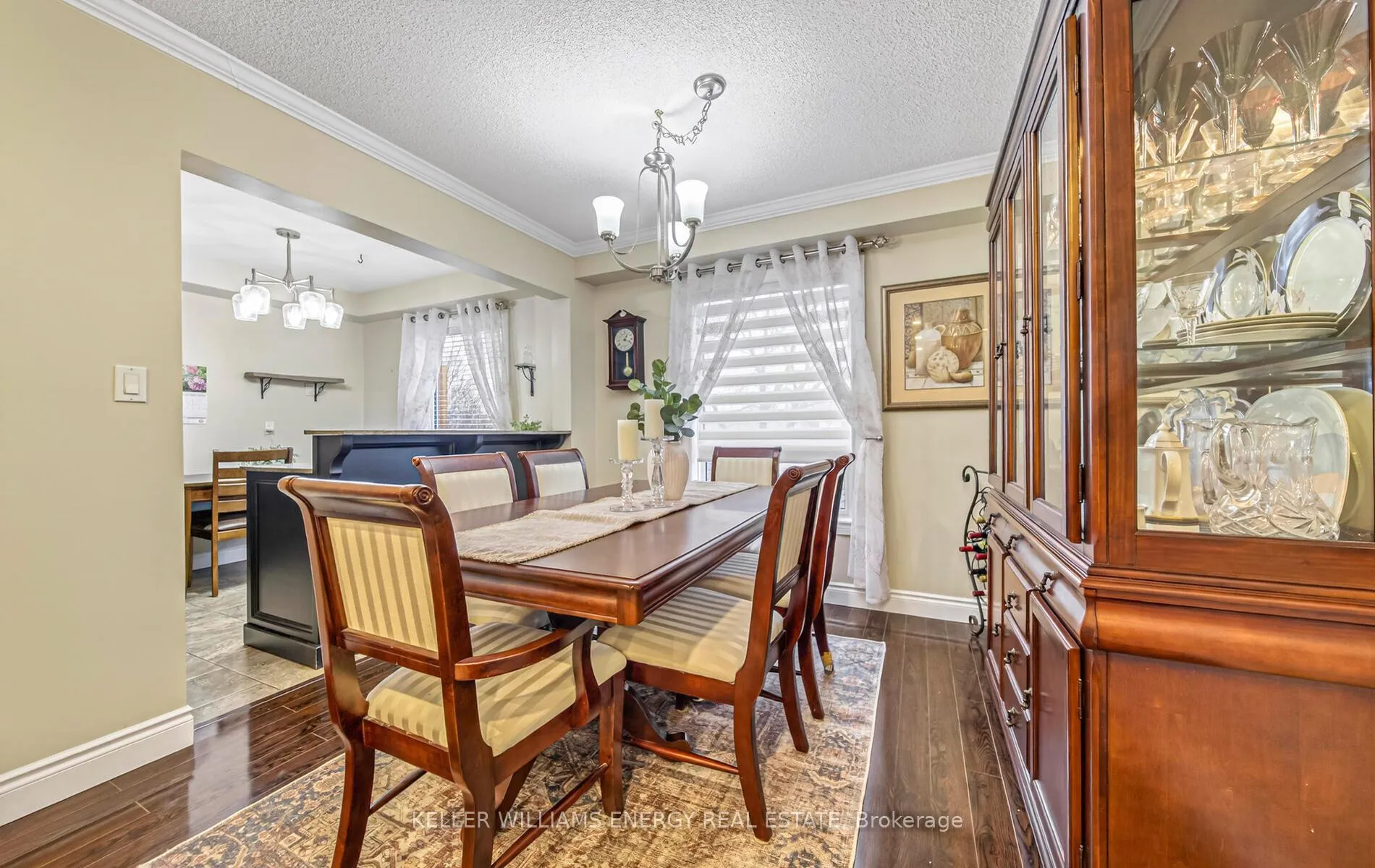 Photo 11 of 112 Champine Square, Clarington, Bowmanville — HOMEH
