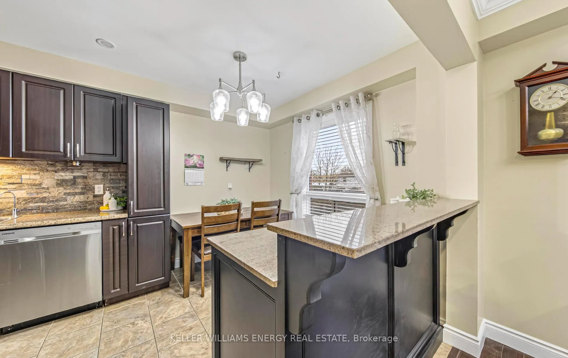 Photo 14 of 112 Champine Square, Clarington, Bowmanville — HOMEH