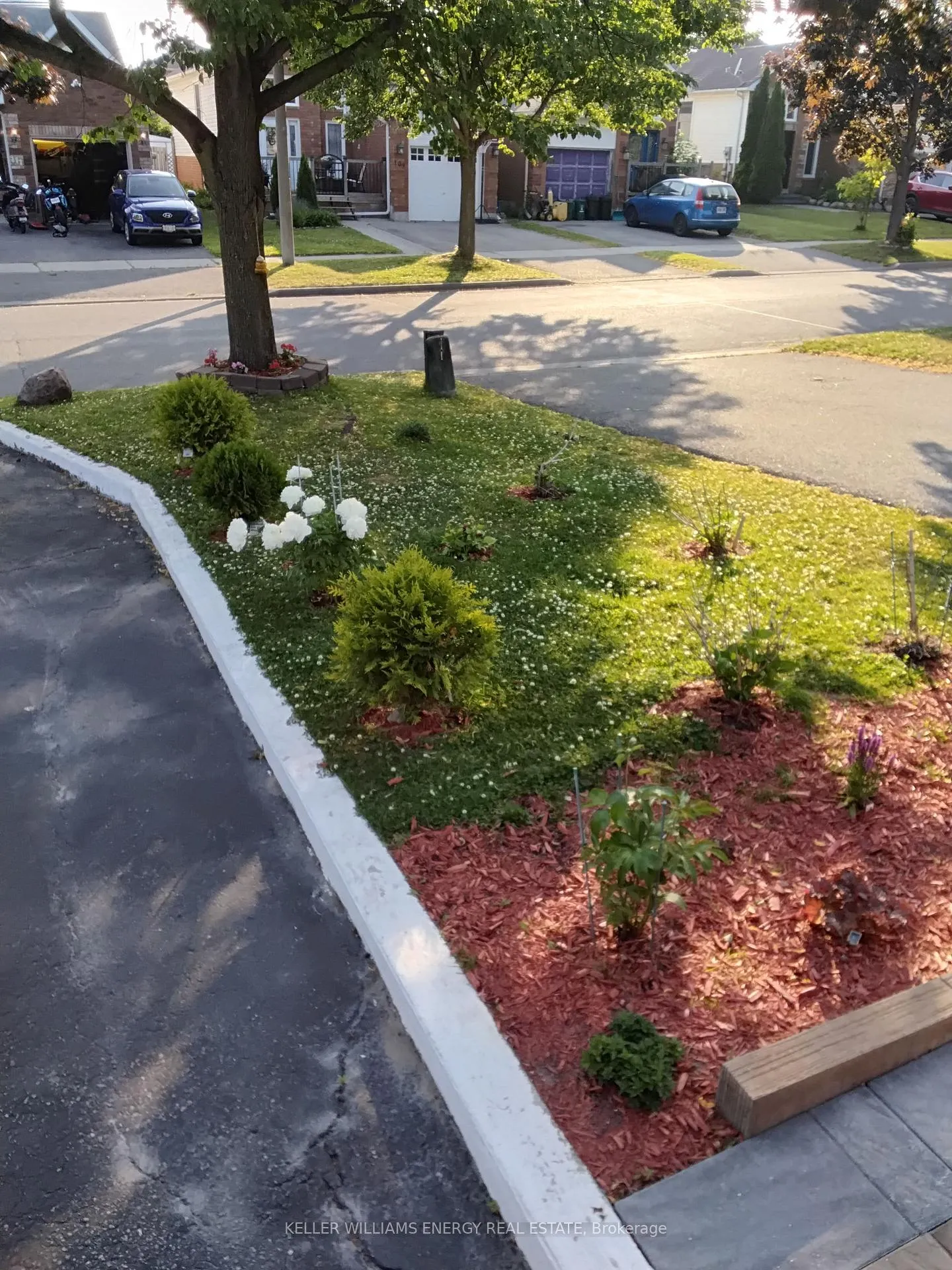 Photo 49 of 112 Champine Square, Clarington, Bowmanville — HOMEH