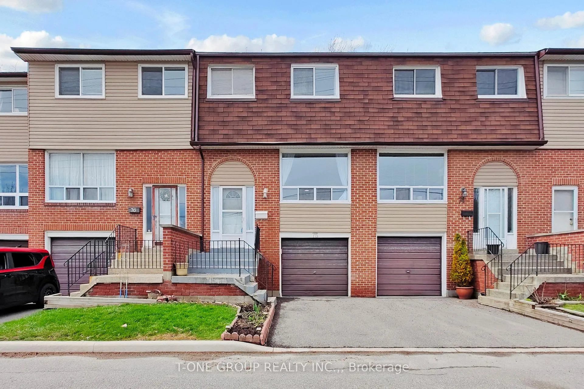 Front of Unit 75, 3025 Cedarglen Gate