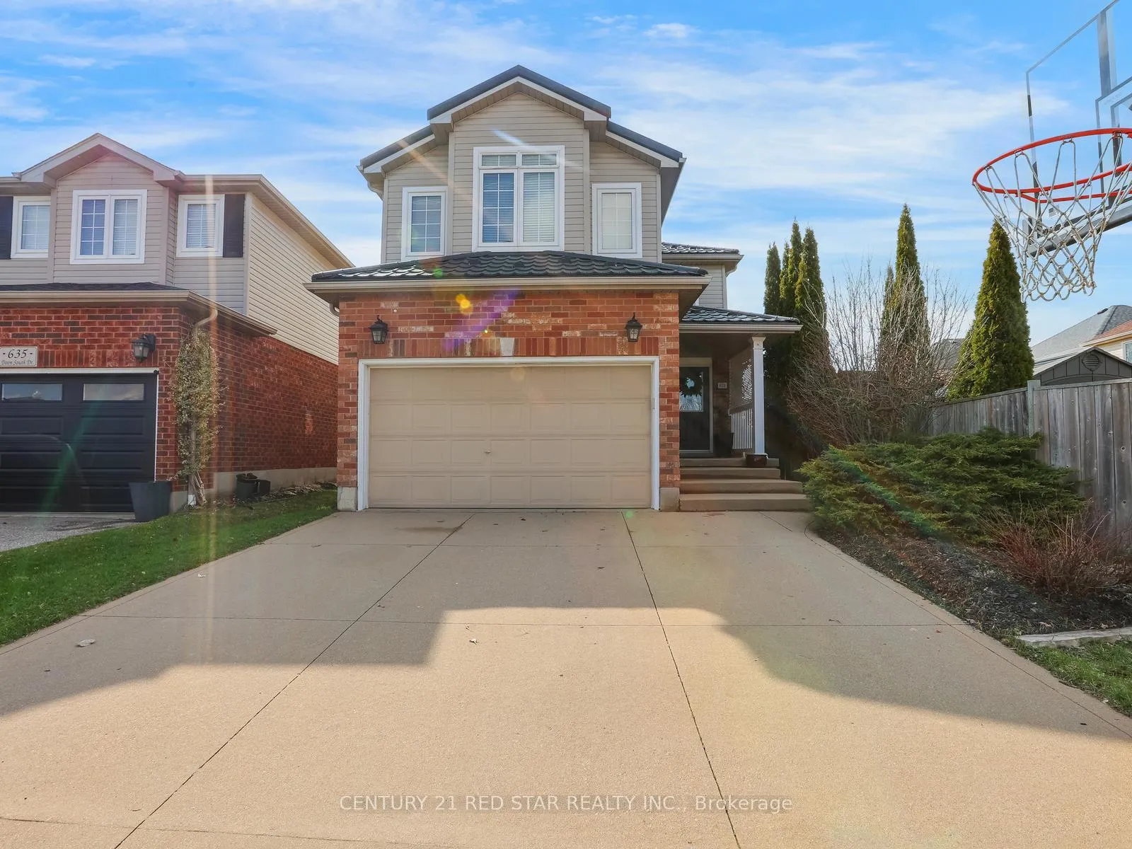 Photo 1 of 631 Doon South Drive, Kitchener — HOMEH