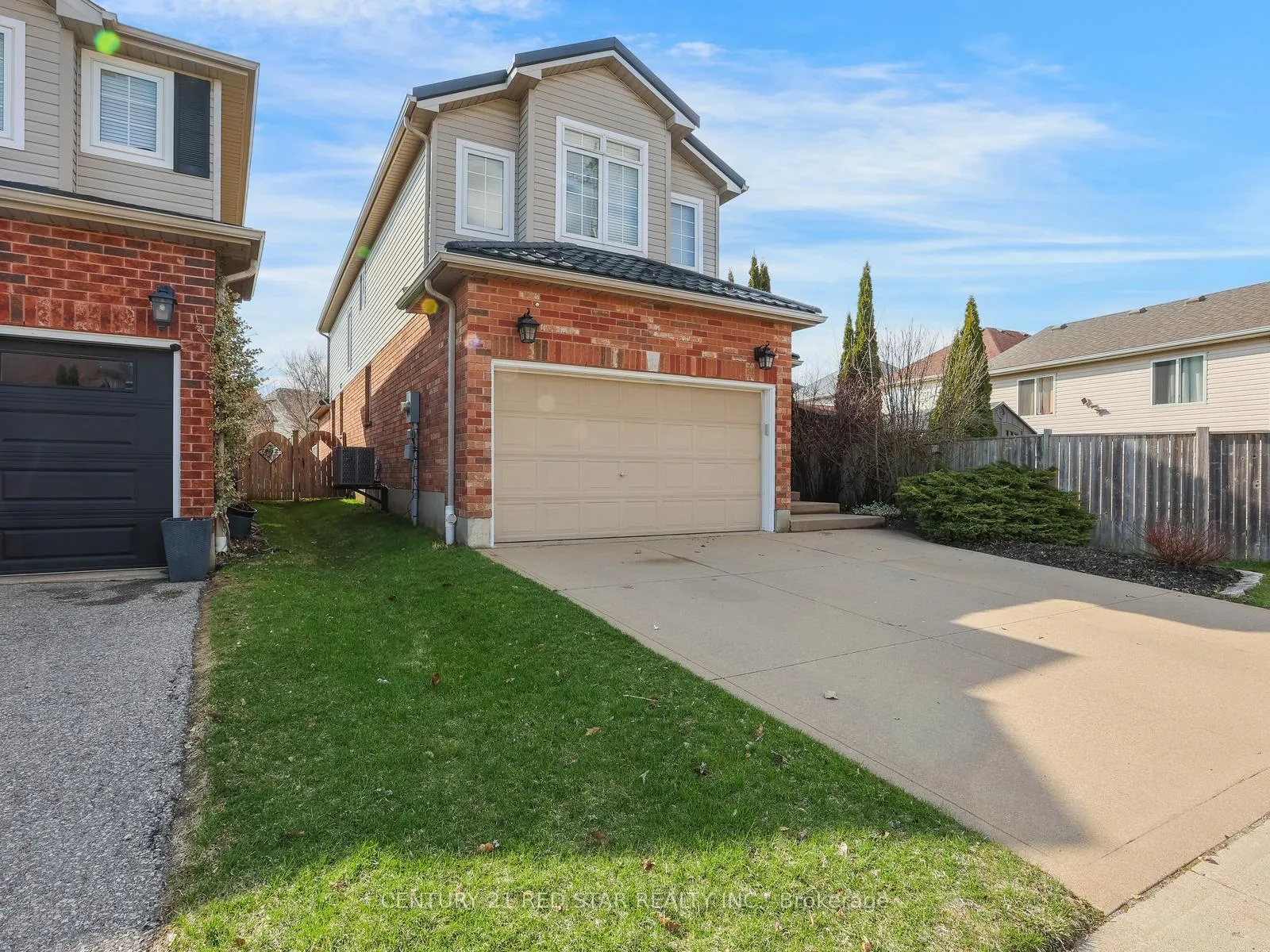 Photo 2 of 631 Doon South Drive, Kitchener — HOMEH