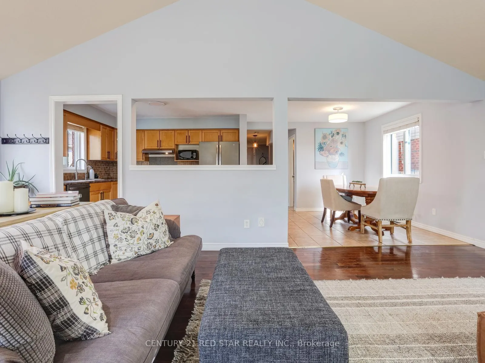 Photo 18 of 631 Doon South Drive, Kitchener — HOMEH