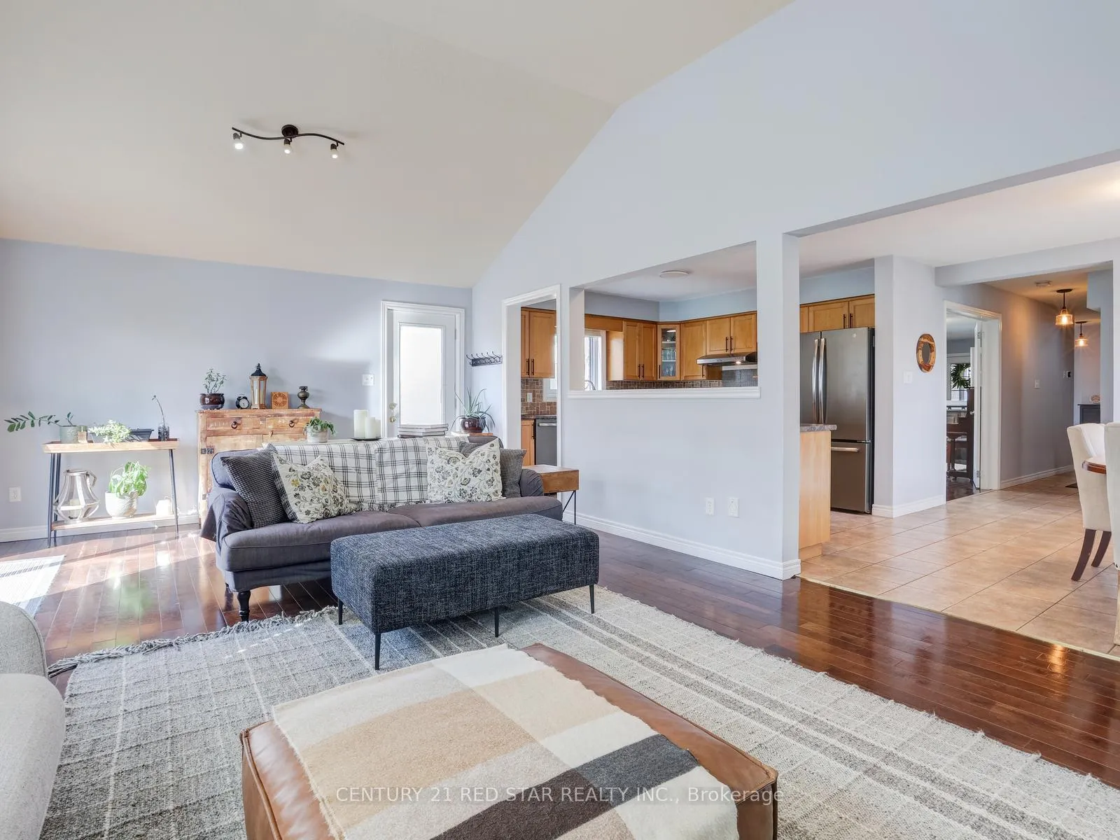 Photo 19 of 631 Doon South Drive, Kitchener — HOMEH