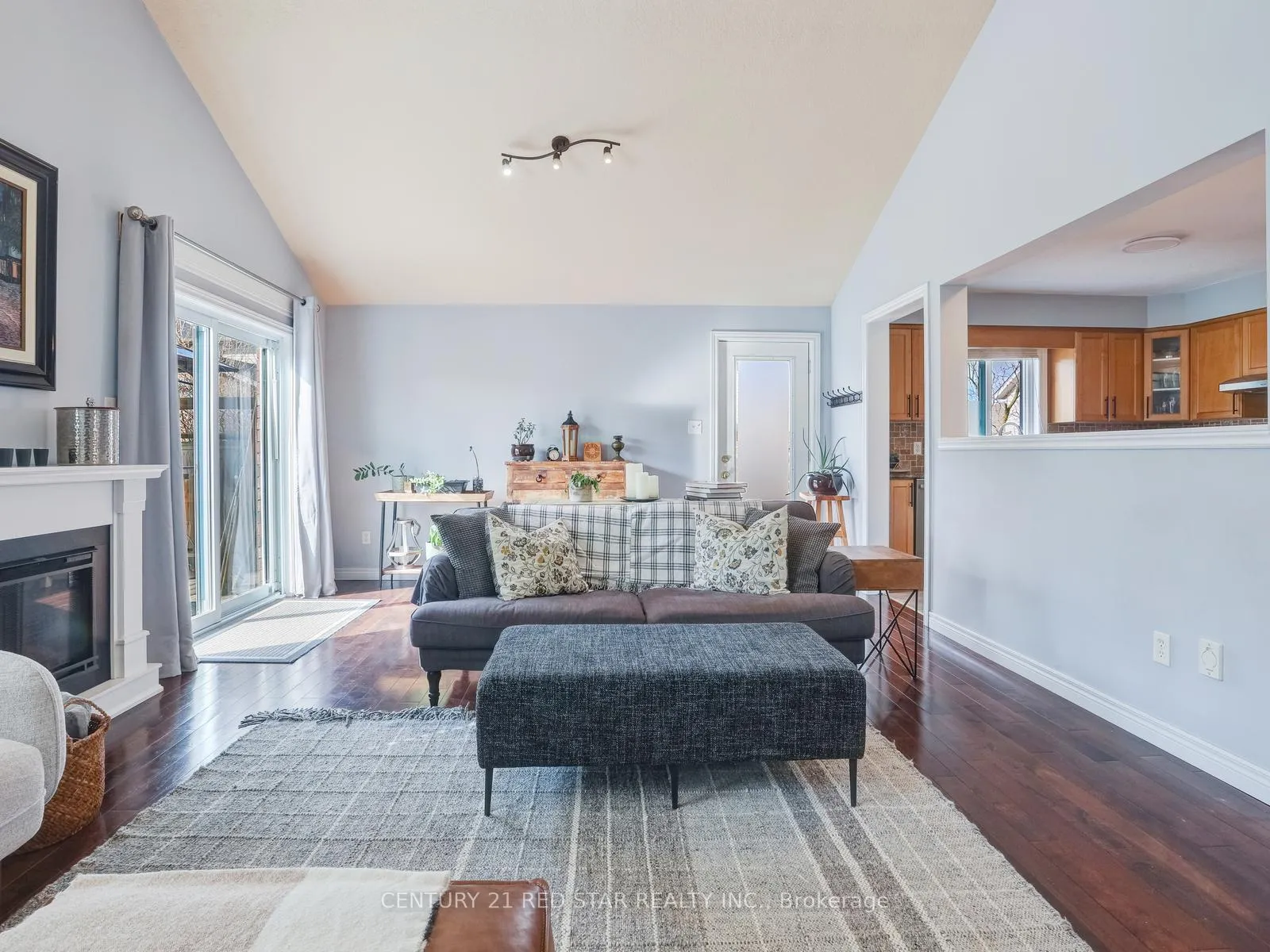 Photo 20 of 631 Doon South Drive, Kitchener — HOMEH