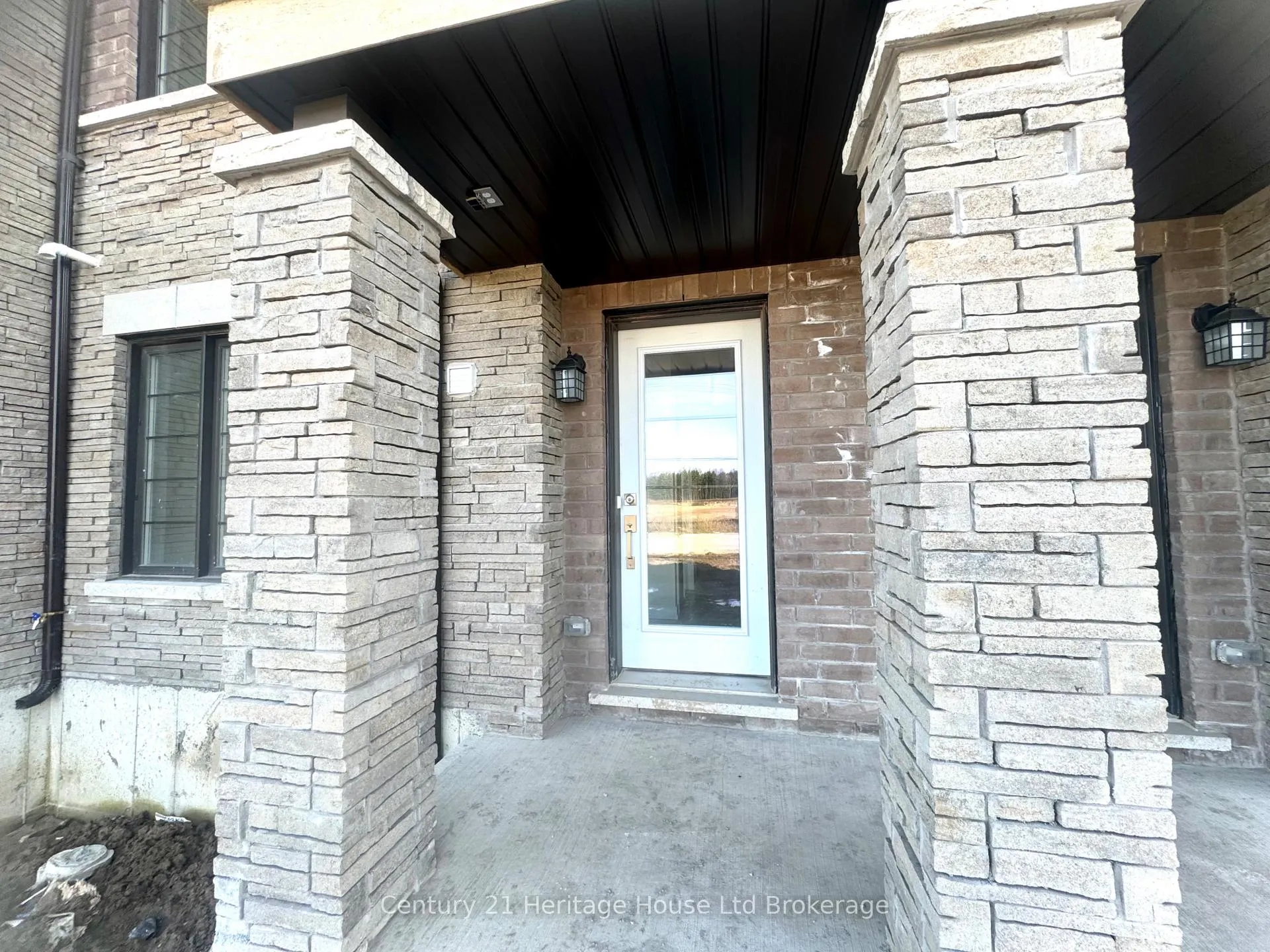 Photo 3 of 105 Melody Lane, Thorold, Hurricane/Merrittville — HOMEH