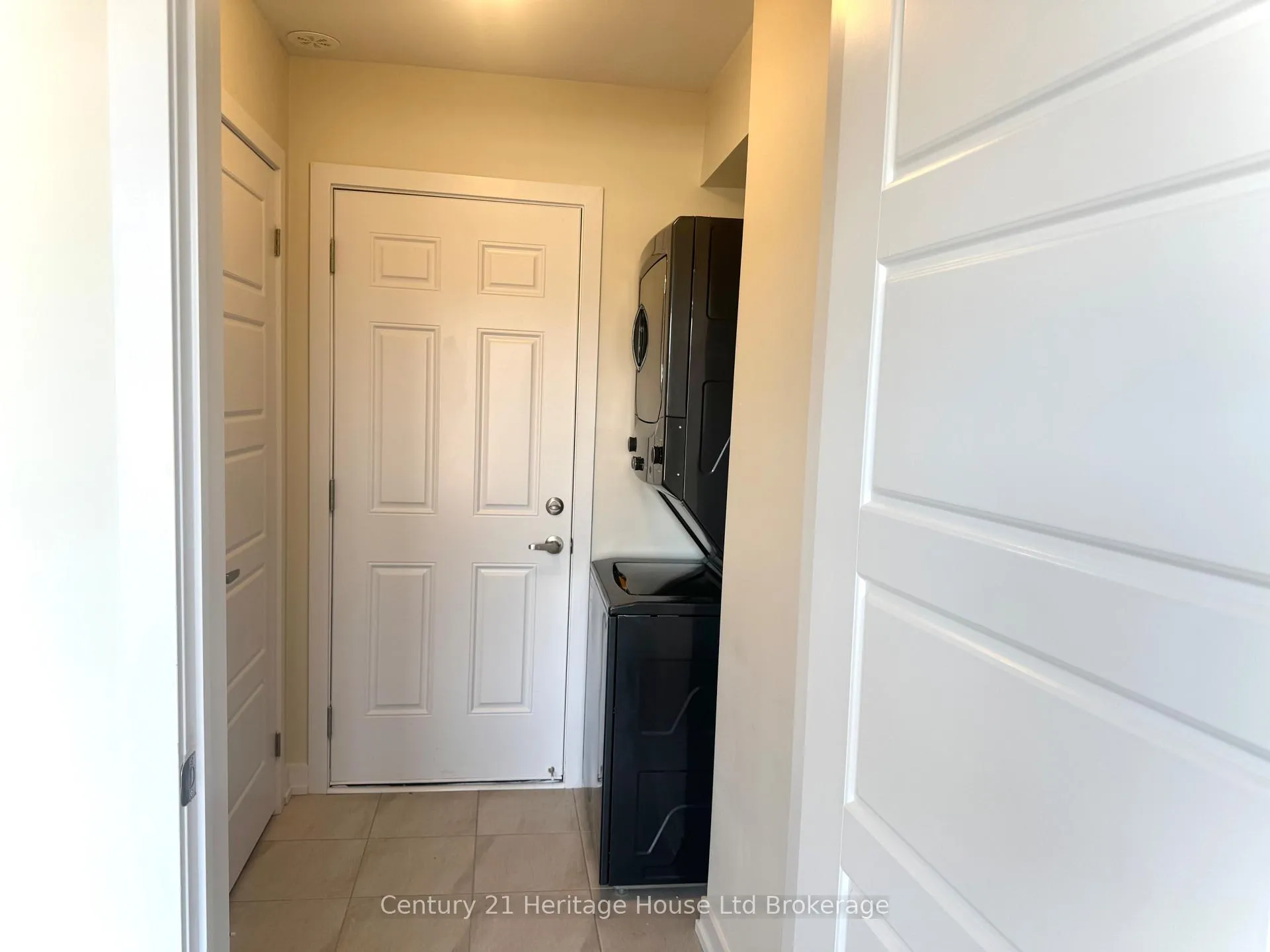 Photo 5 of 105 Melody Lane, Thorold, Hurricane/Merrittville — HOMEH