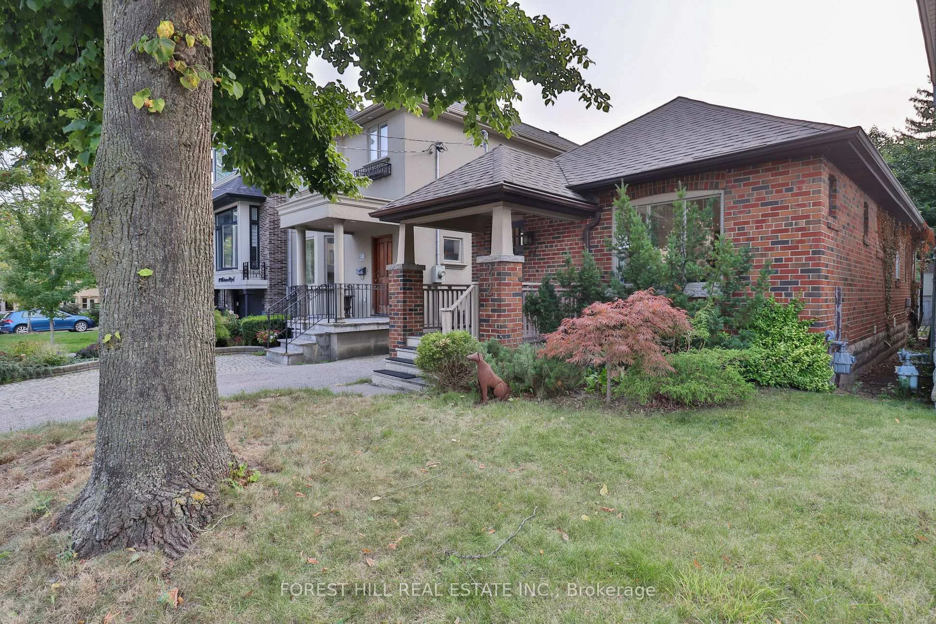 Photo 2 of 22 Whitewood Road, Toronto, Mount Pleasant East — HOMEH