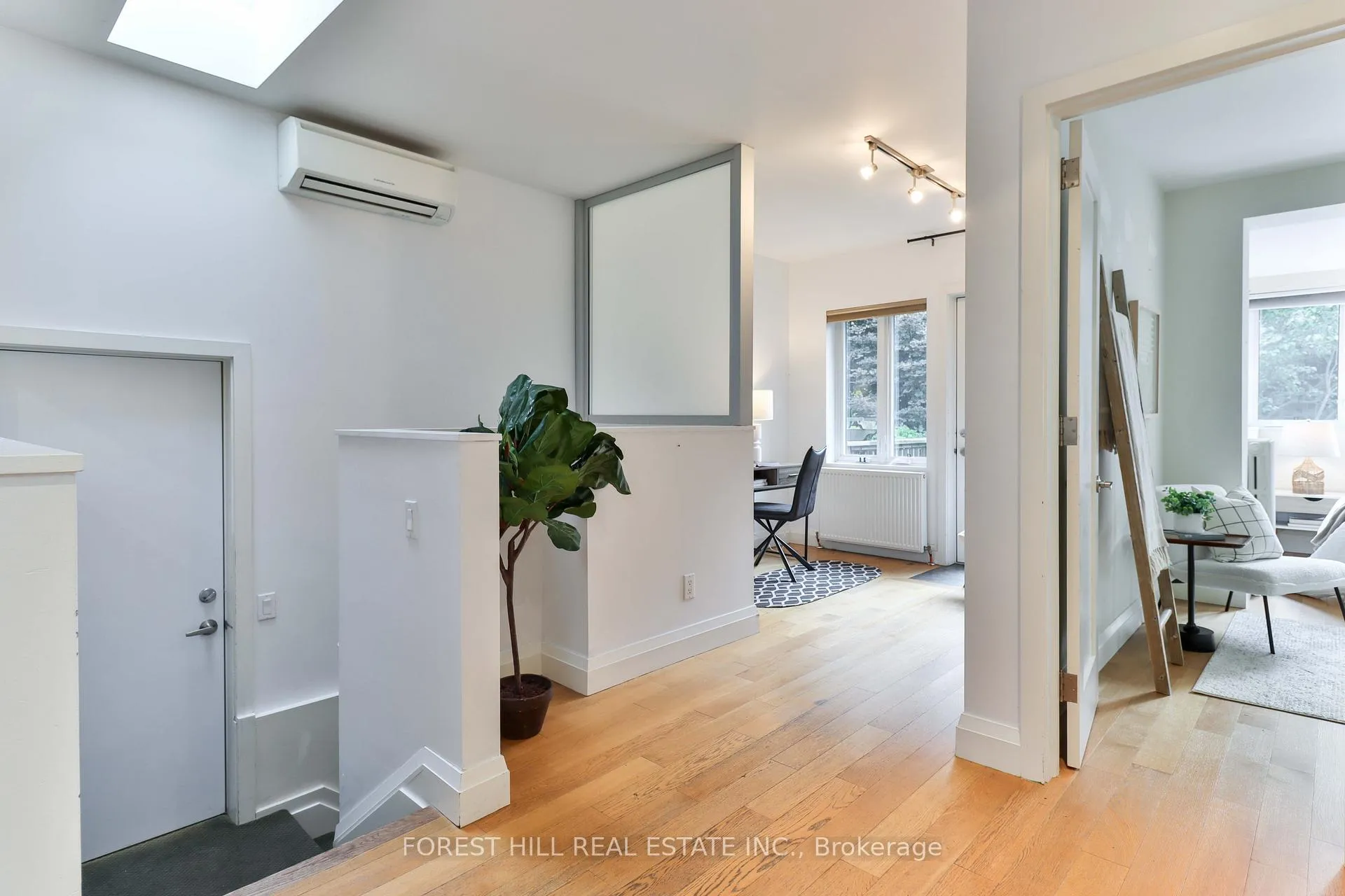 Photo 13 of 22 Whitewood Road, Toronto, Mount Pleasant East — HOMEH