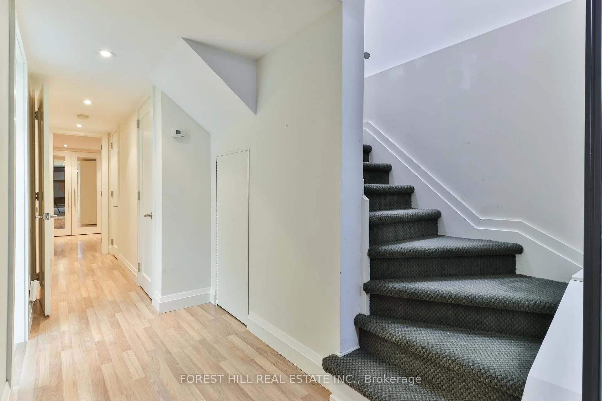 Photo 20 of 22 Whitewood Road, Toronto, Mount Pleasant East — HOMEH
