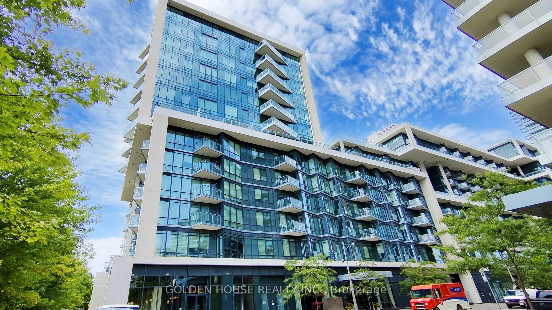 Front of Unit 211, 55 Merchants' Wharf