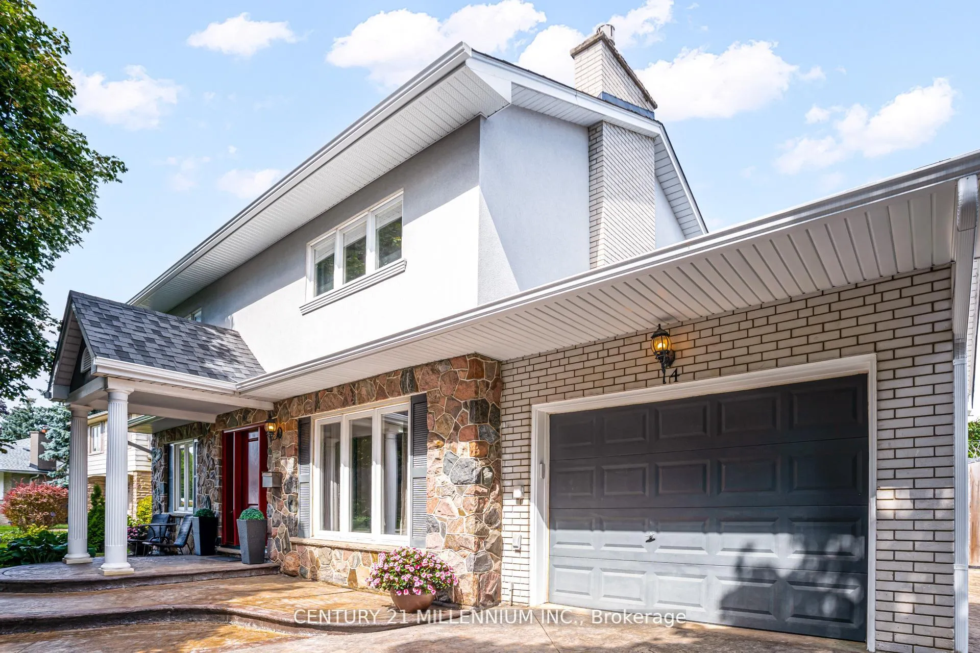 Photo 2 of 14 Greystone Crescent, Brampton, Brampton South — HOMEH