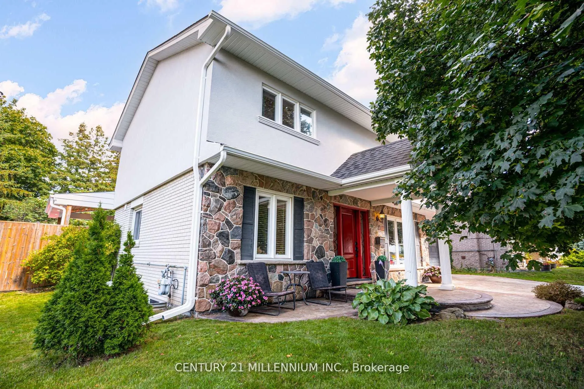 Photo 3 of 14 Greystone Crescent, Brampton, Brampton South — HOMEH