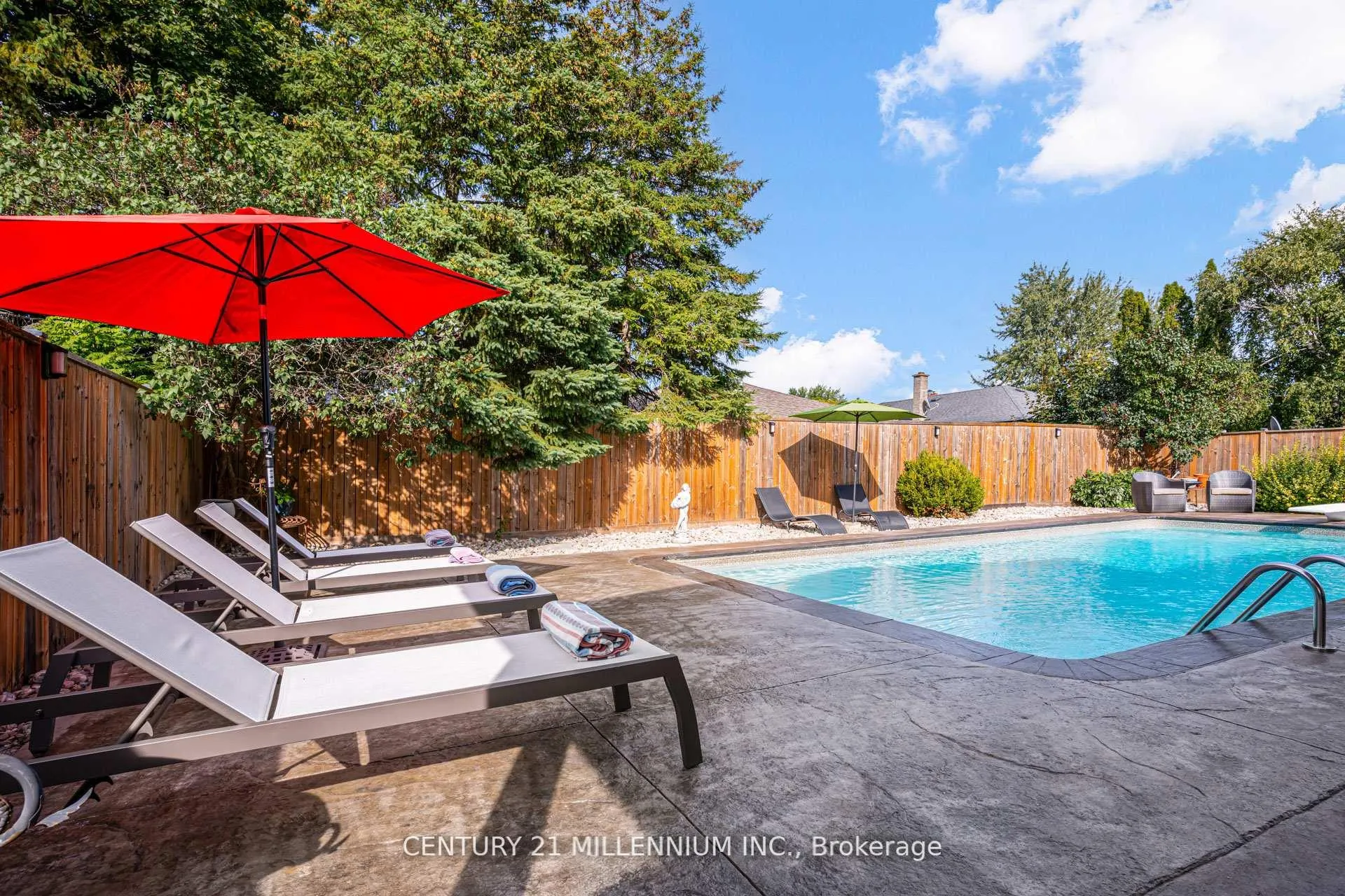 Photo 6 of 14 Greystone Crescent, Brampton, Brampton South — HOMEH