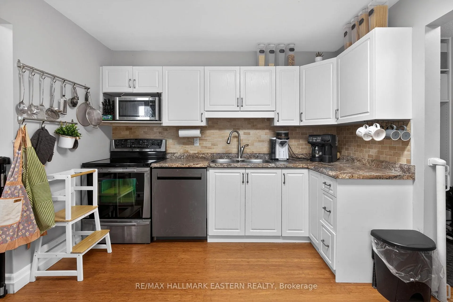 Photo 2 of 488 Crystal Drive, Peterborough, Ashburnham Ward 4 — HOMEH