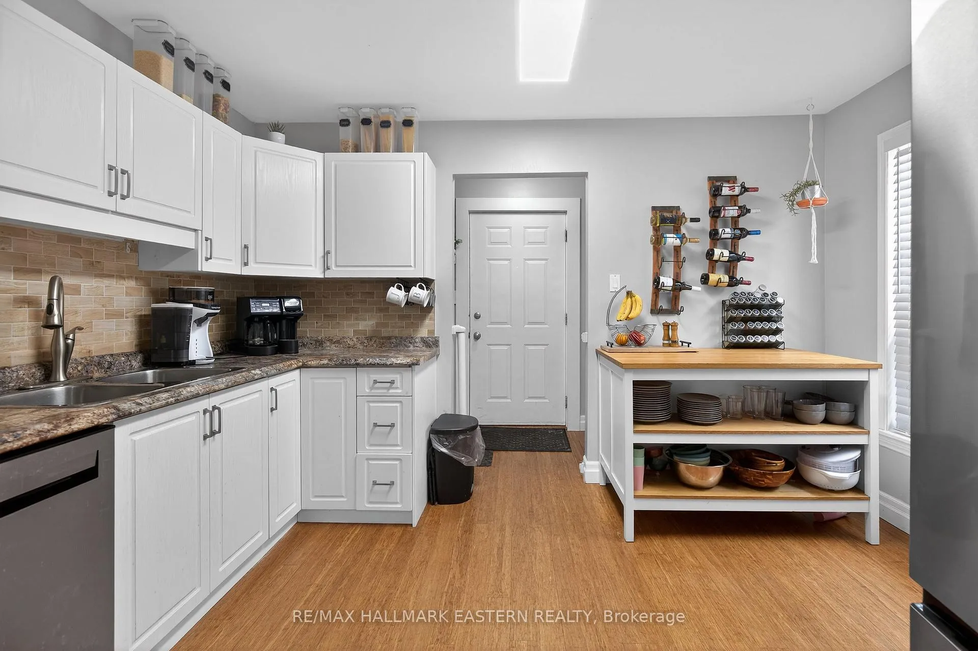 Photo 5 of 488 Crystal Drive, Peterborough, Ashburnham Ward 4 — HOMEH