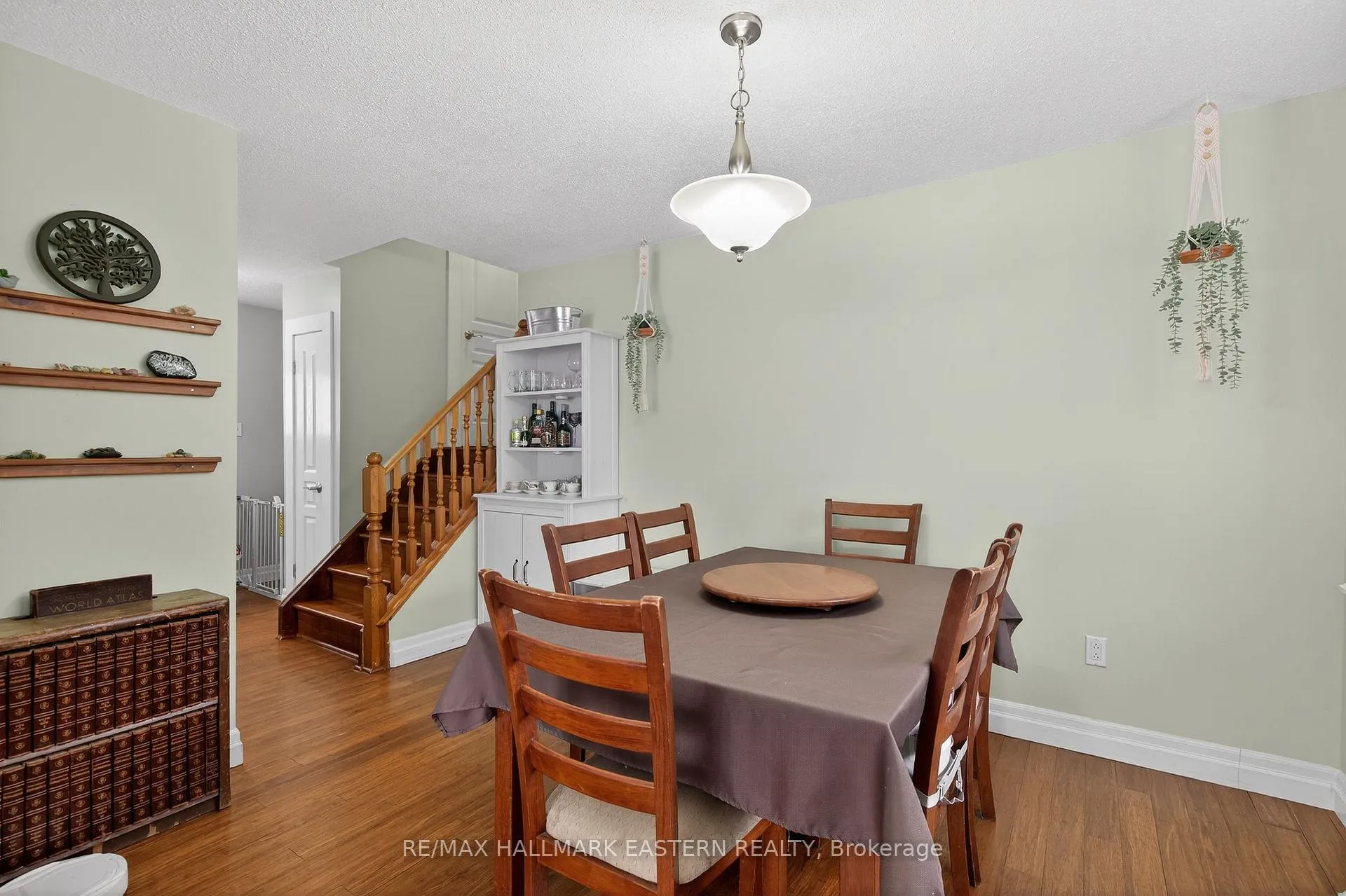 Photo 9 of 488 Crystal Drive, Peterborough, Ashburnham Ward 4 — HOMEH