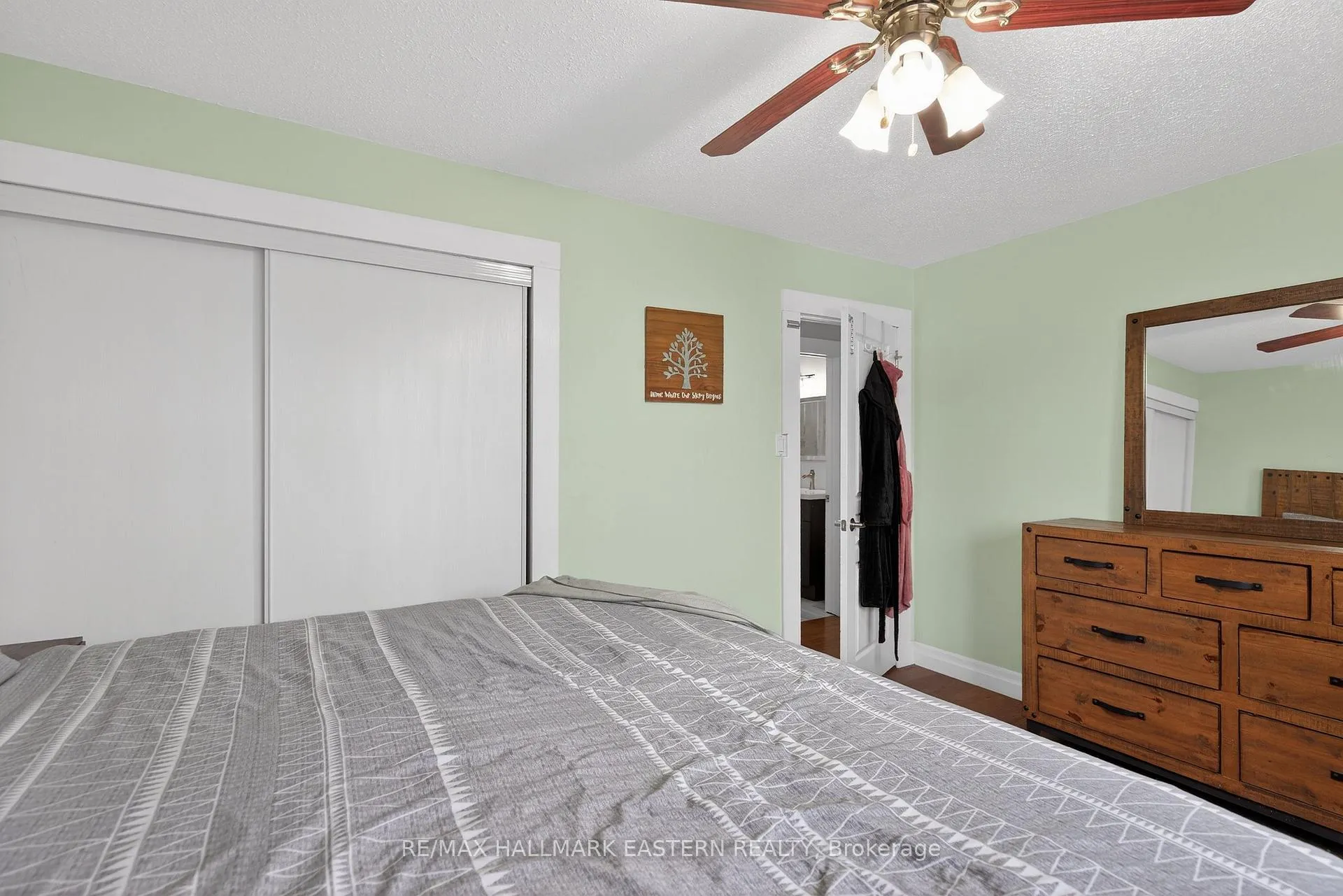 Photo 15 of 488 Crystal Drive, Peterborough, Ashburnham Ward 4 — HOMEH