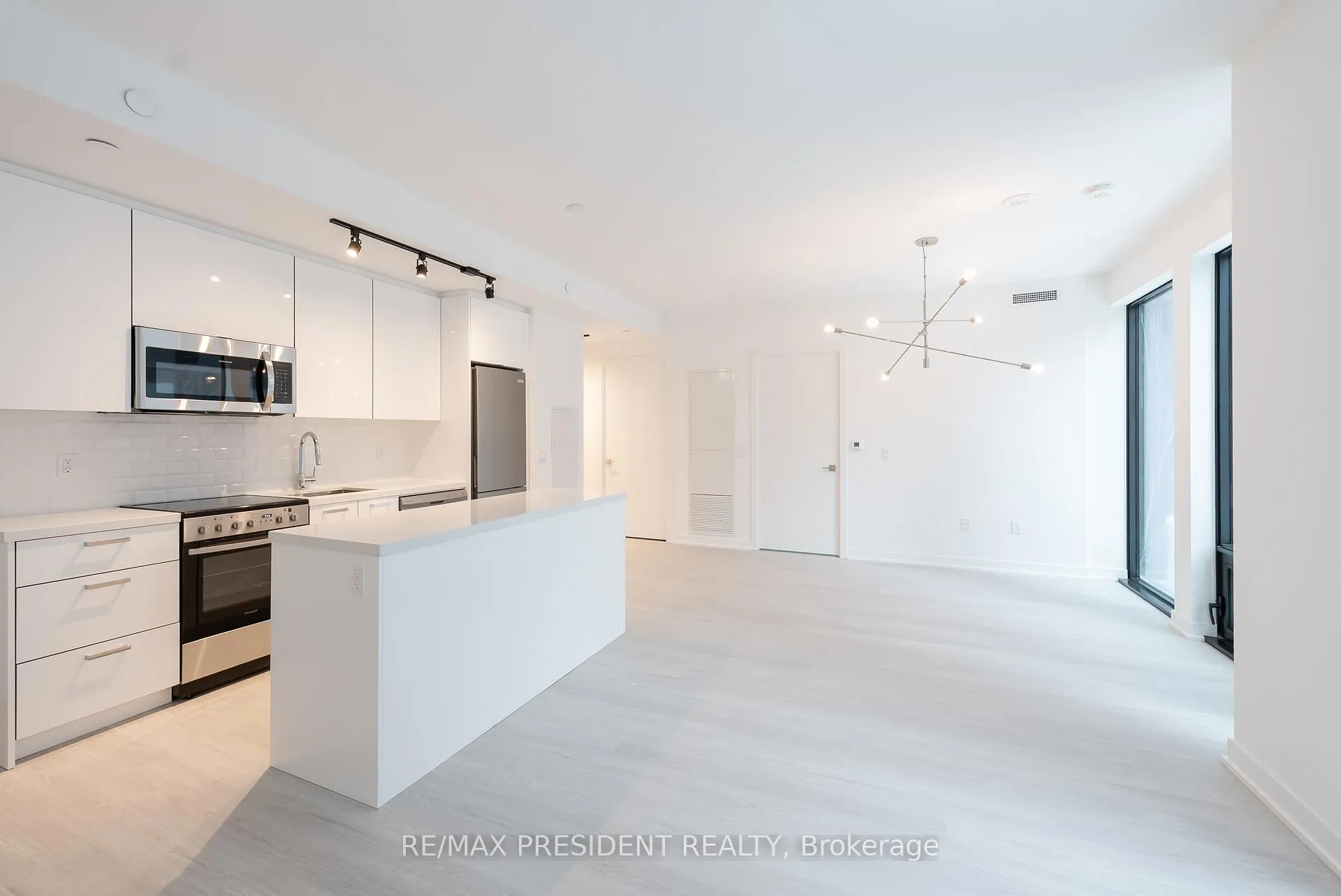 Front of Unit 302, 284 King Street