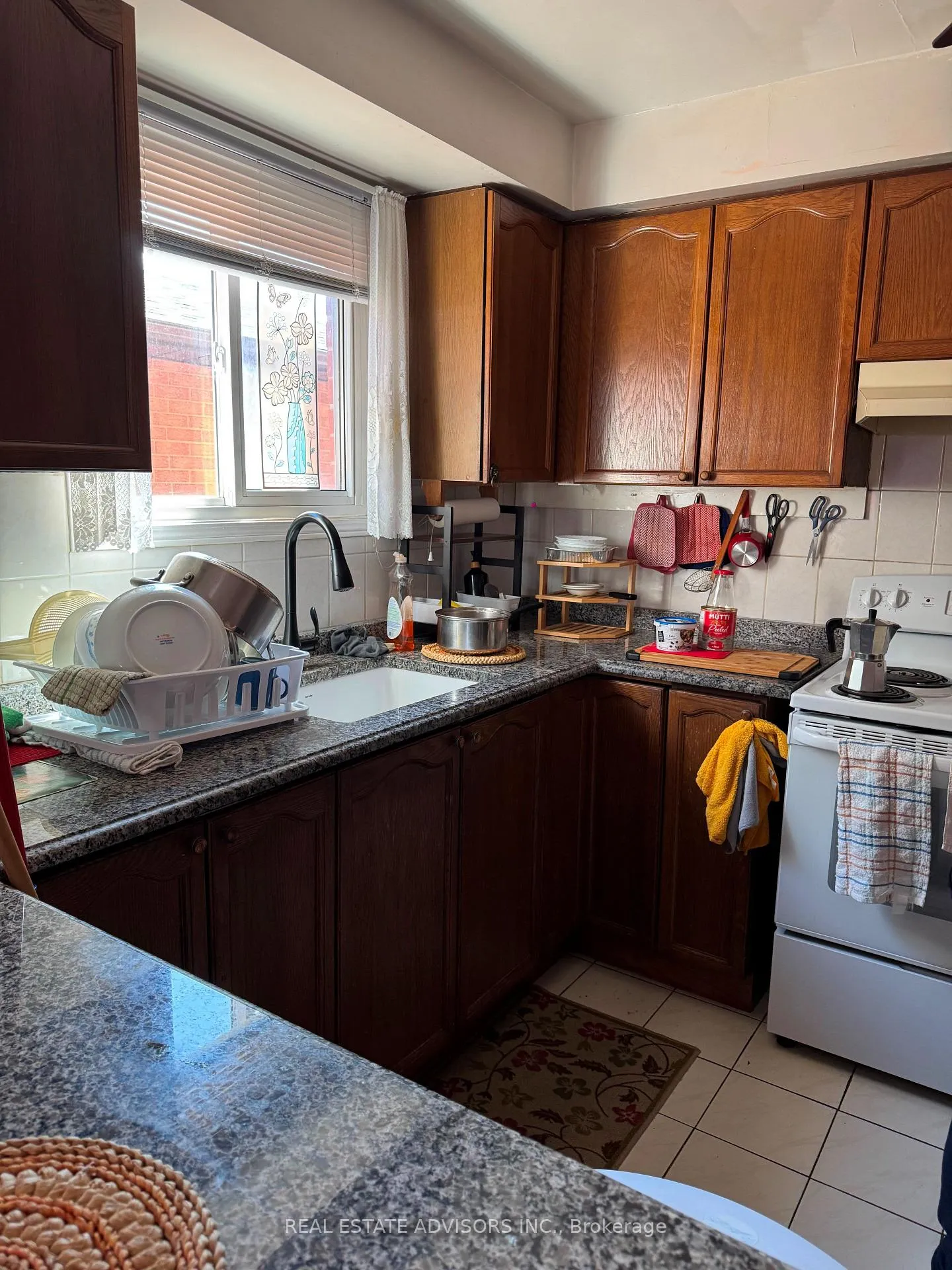 Photo 6 of 103 Belmont Crescent, Vaughan, Maple — HOMEH