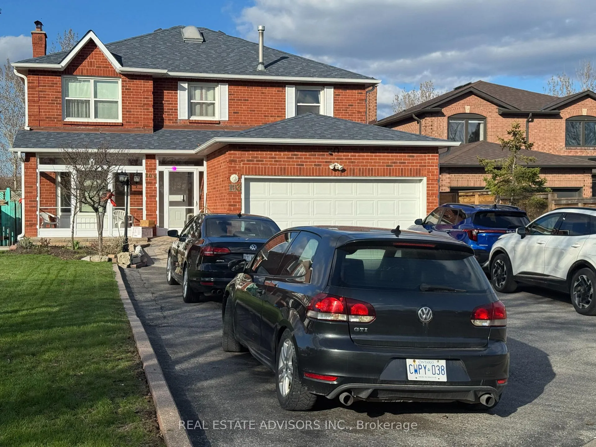 Photo 1 of 103 Belmont Crescent, Vaughan, Maple — HOMEH