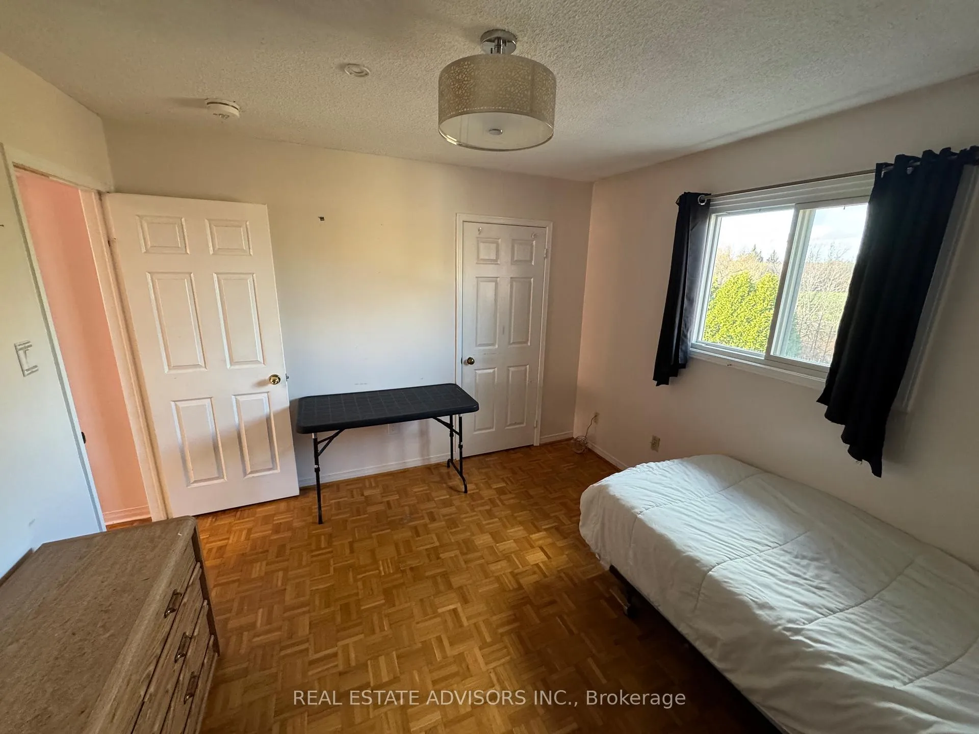 Photo 3 of 103 Belmont Crescent, Vaughan, Maple — HOMEH