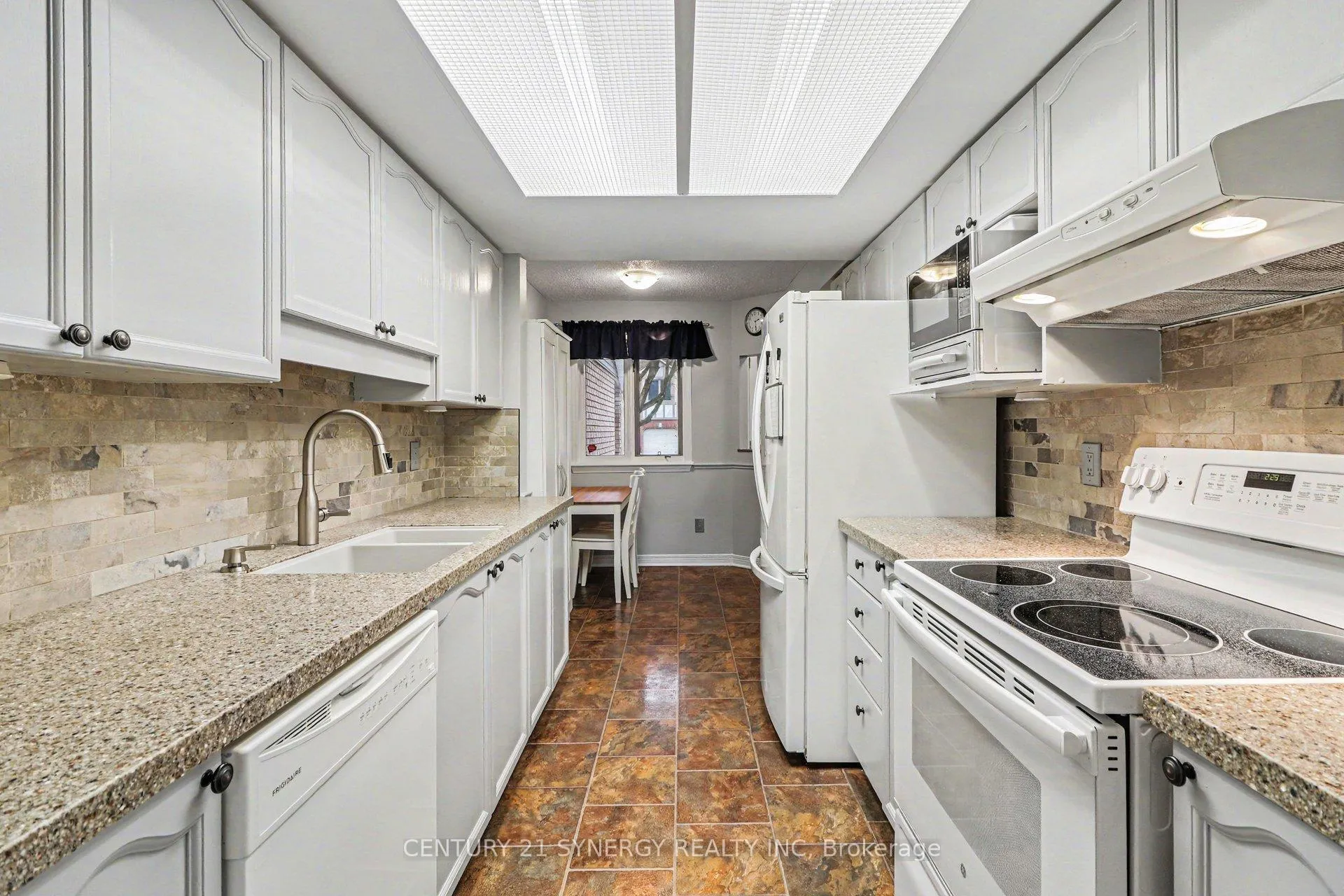Photo 9 of 41 Hunterswood Crescent, Ottawa, Hunt Club Park — HOMEH