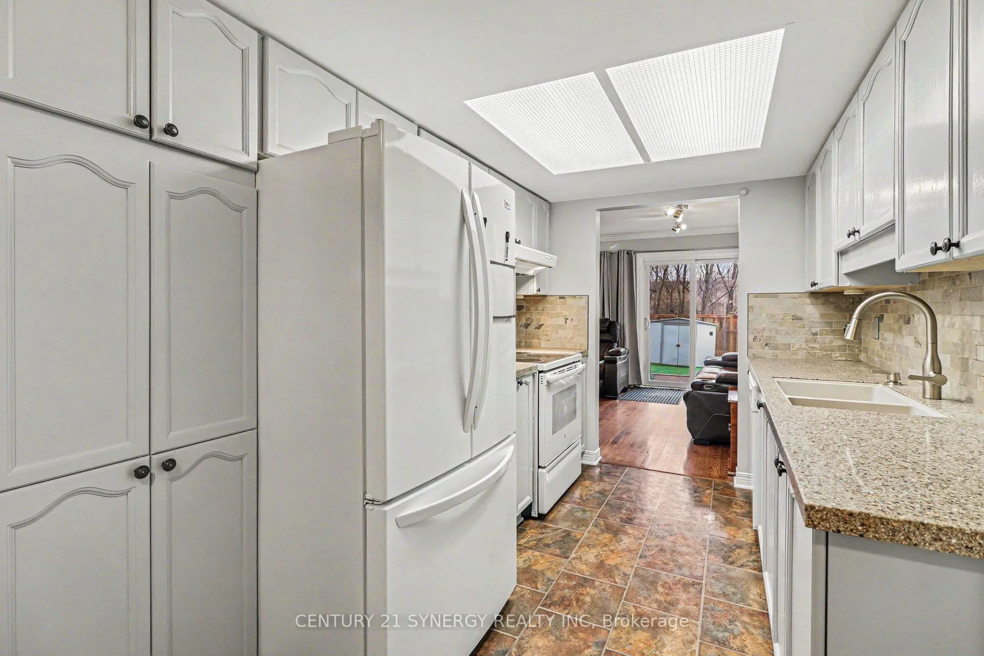 Photo 12 of 41 Hunterswood Crescent, Ottawa, Hunt Club Park — HOMEH