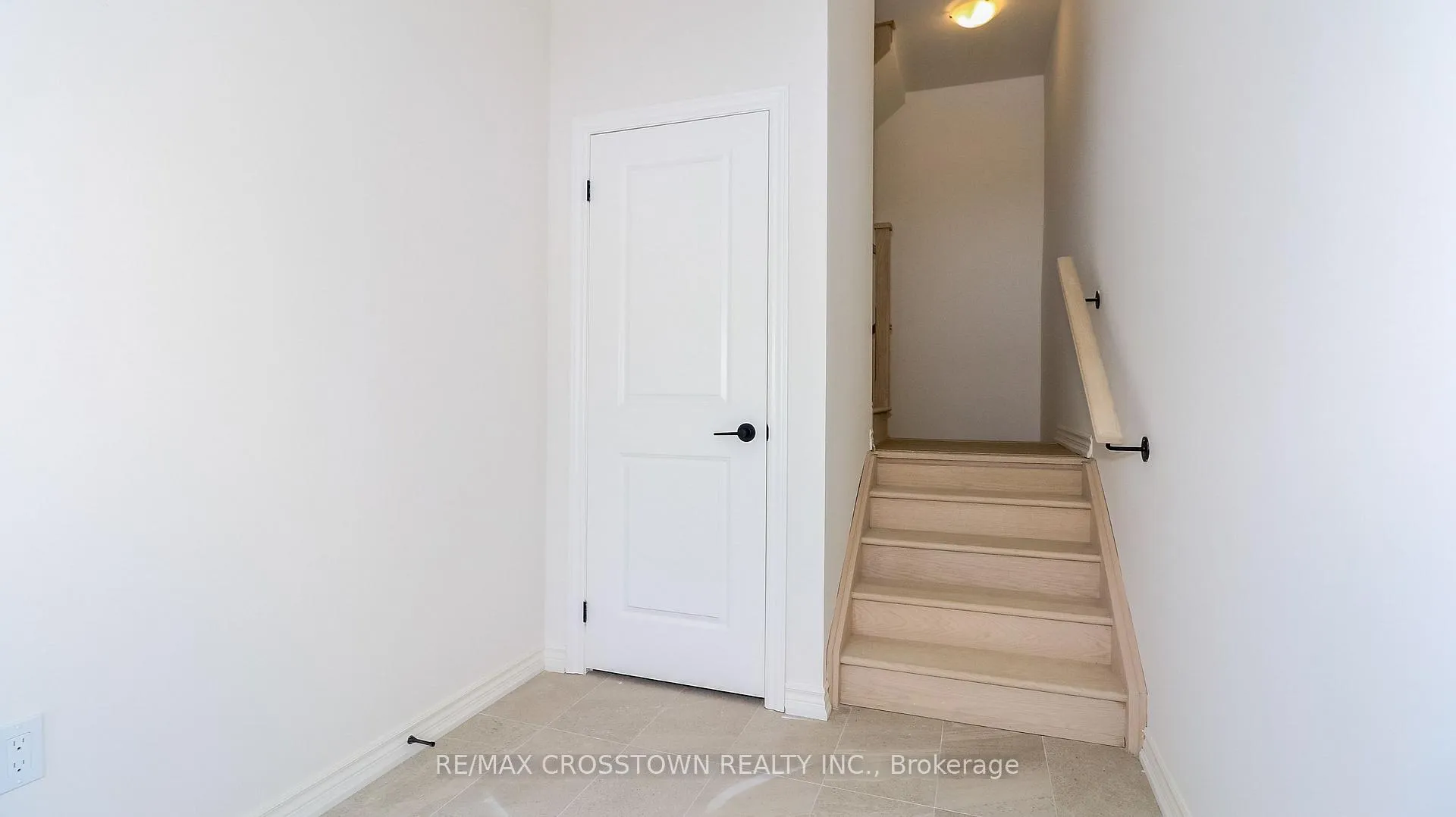 Photo 4 of Unit (Unit 6), 1227 Corm Street, Innisfil, Alcona — HOMEH