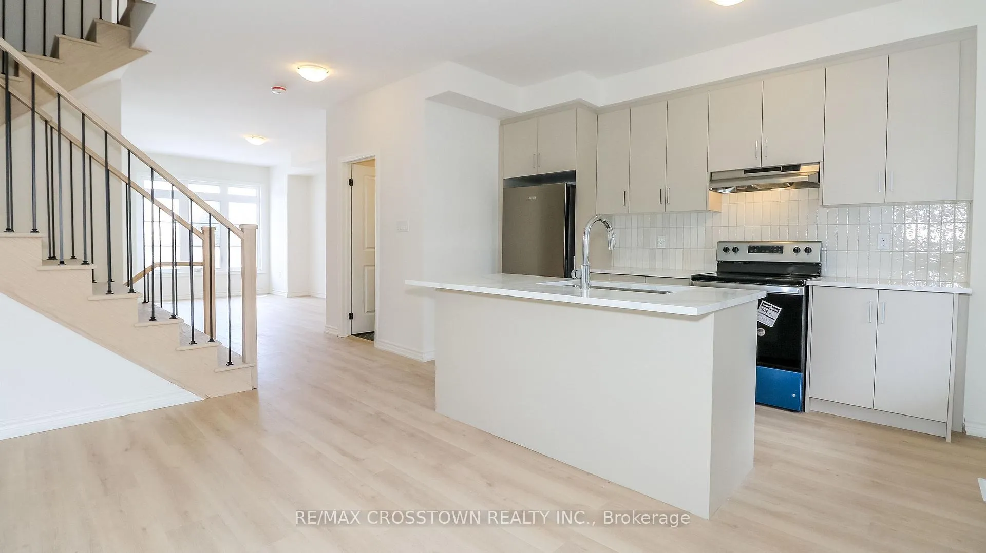 Photo 18 of Unit (Unit 6), 1227 Corm Street, Innisfil, Alcona — HOMEH