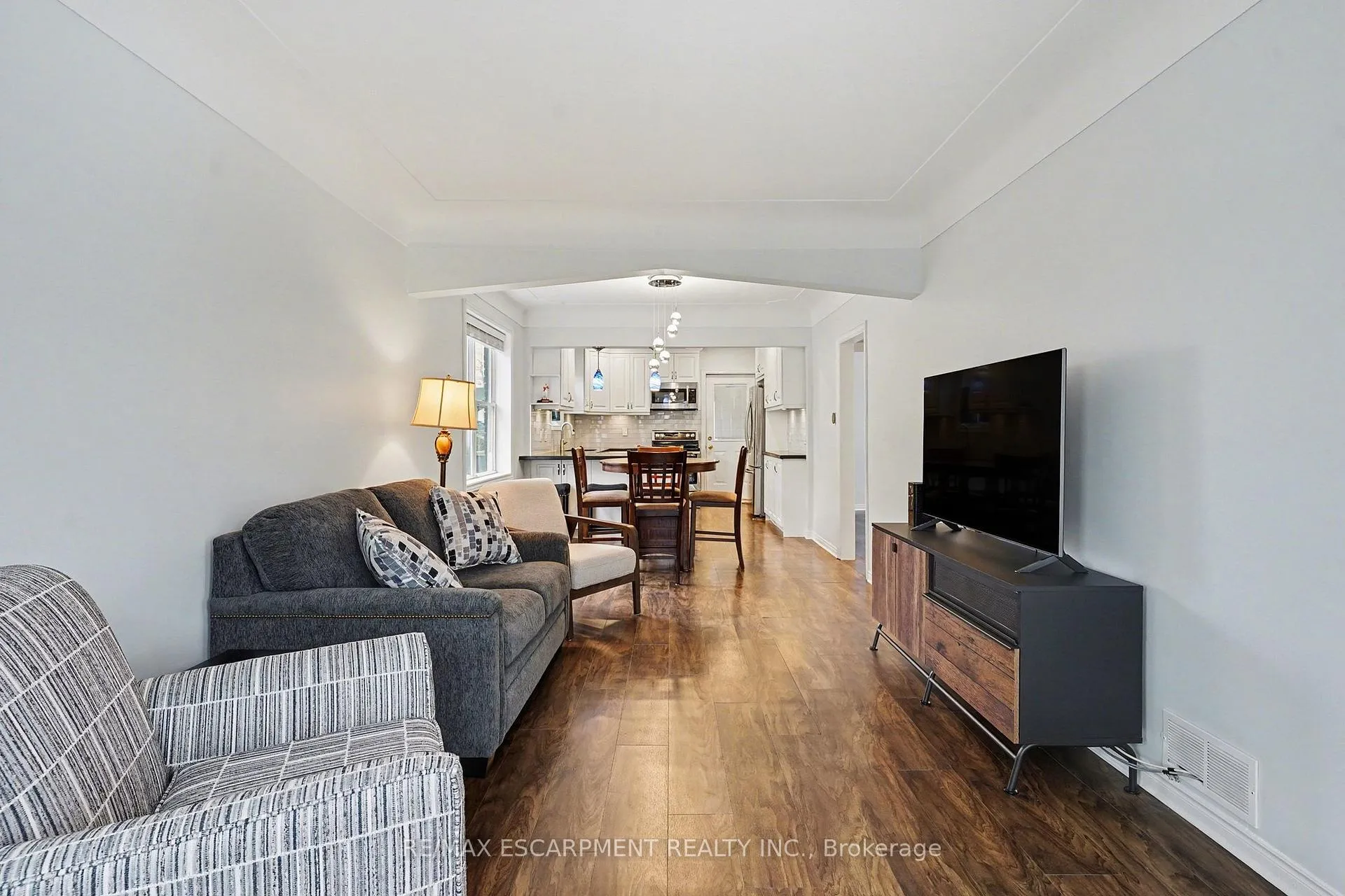 Photo 4 of 53 Bell Avenue, Hamilton, Bartonville — HOMEH