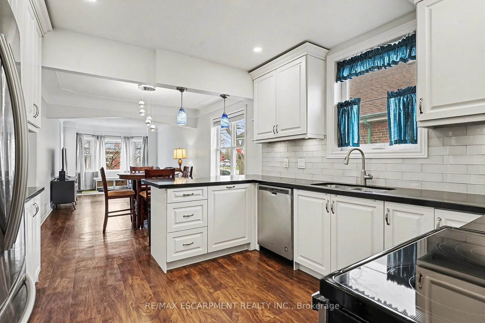 Photo 8 of 53 Bell Avenue, Hamilton, Bartonville — HOMEH