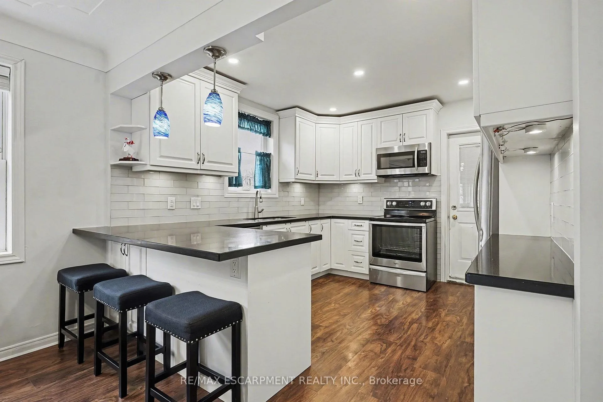 Photo 9 of 53 Bell Avenue, Hamilton, Bartonville — HOMEH